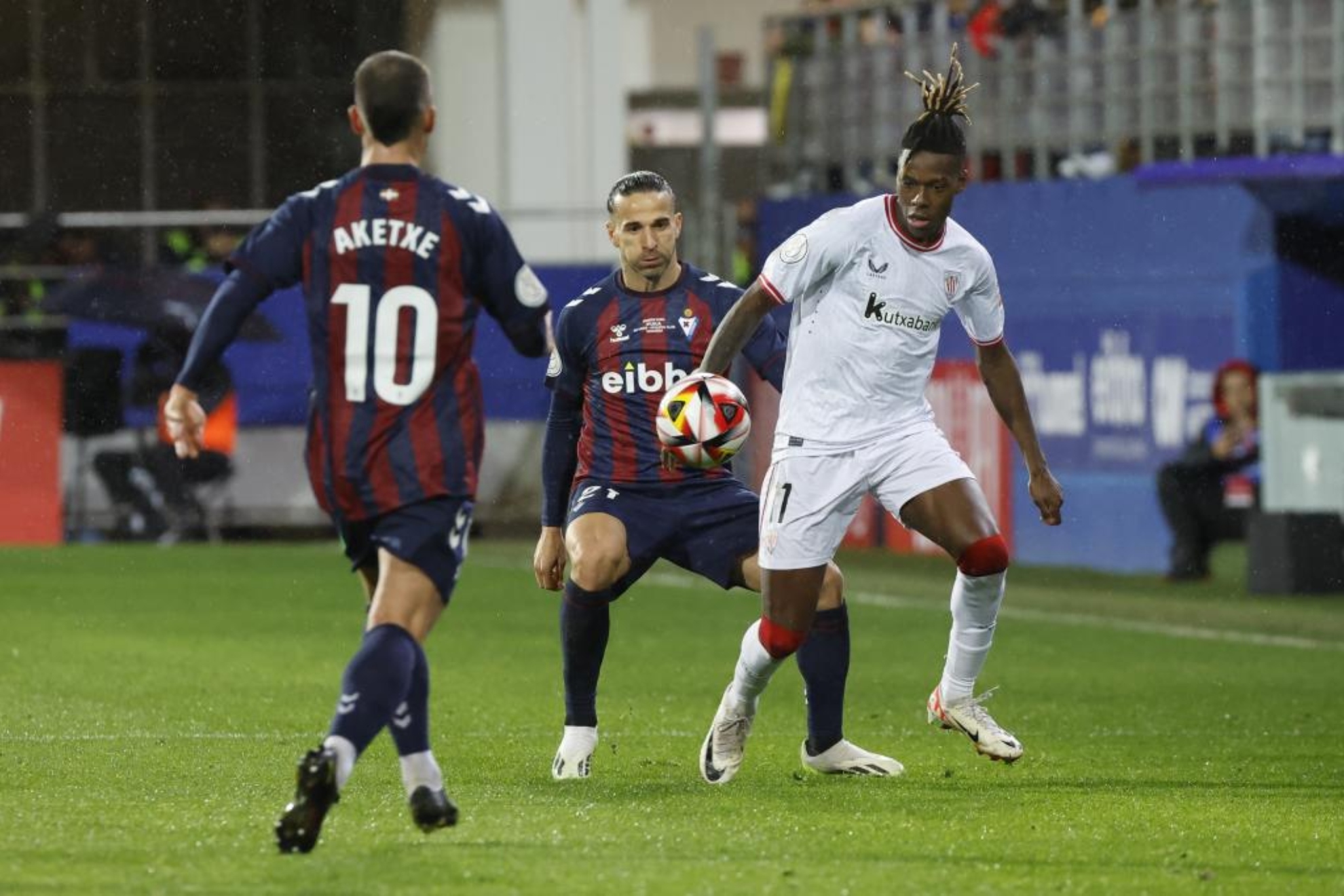 Nico Williams, ante el Eibar en el partido de Copa.