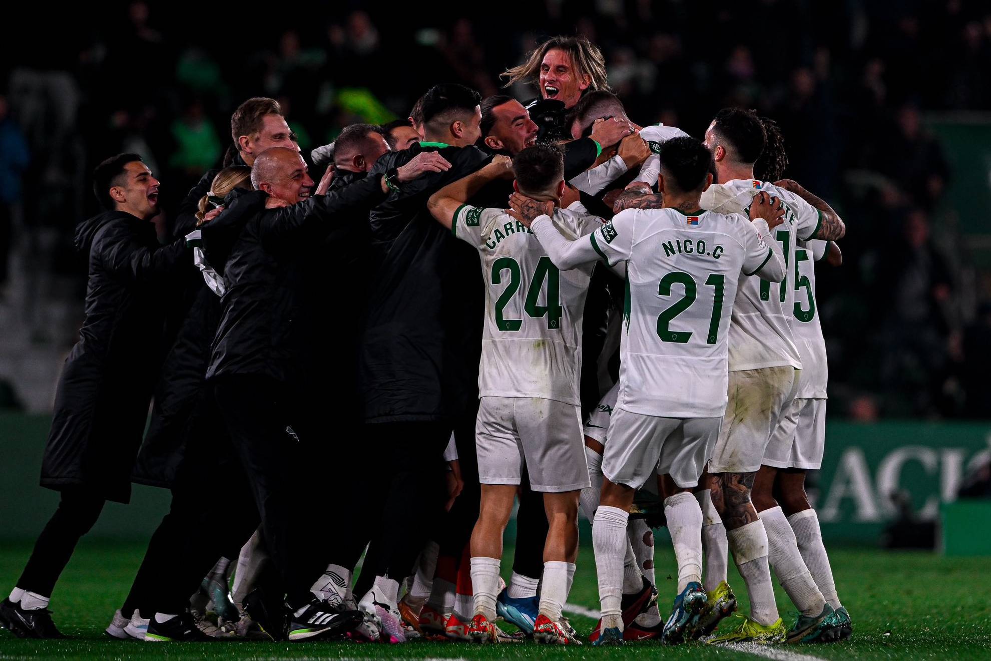 El Elche se suma a la fiesta del ascenso