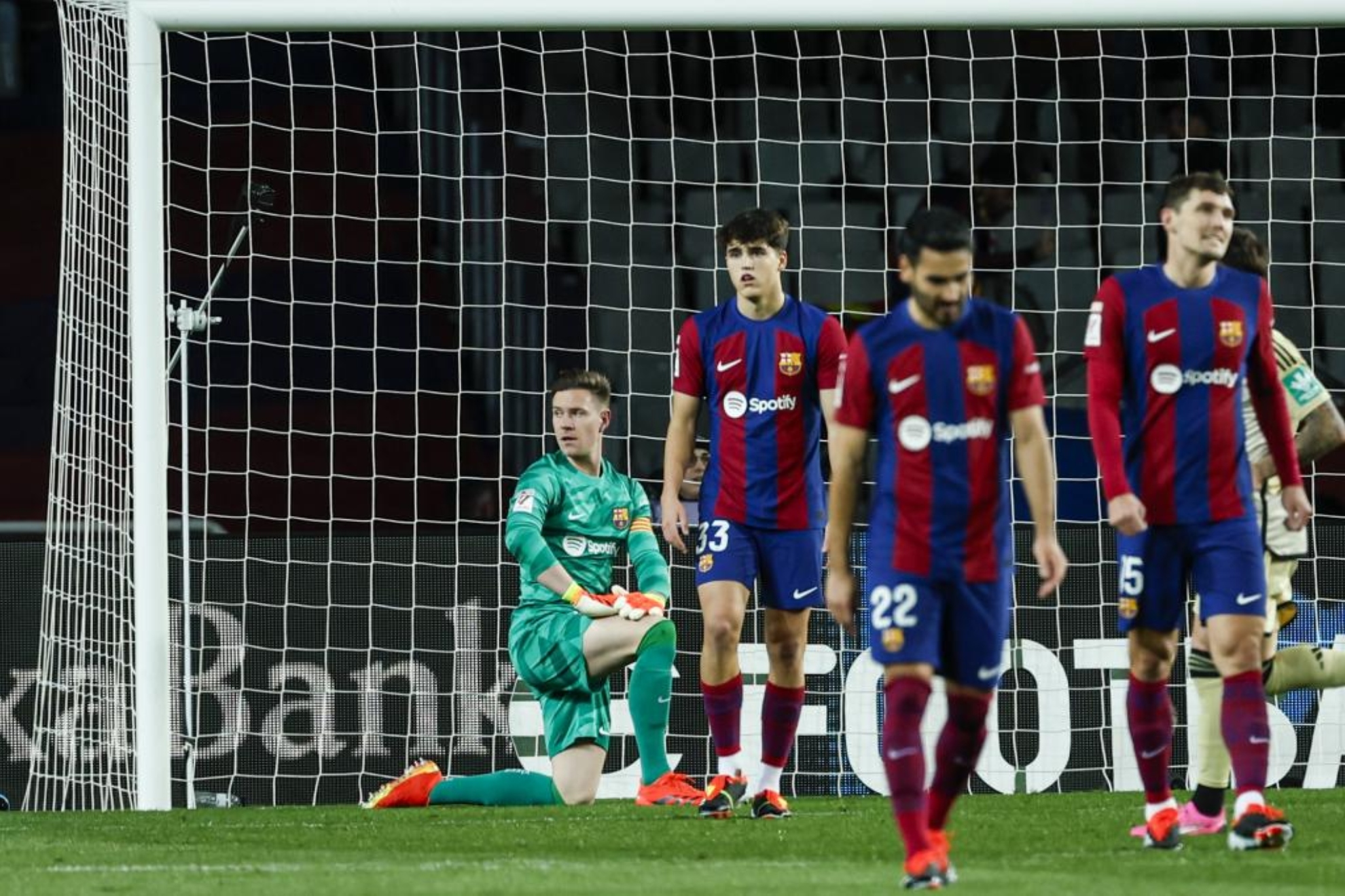 Ter Stegen, Cubarsí, Gündogan y Christensen, tras encajar contra el Granada