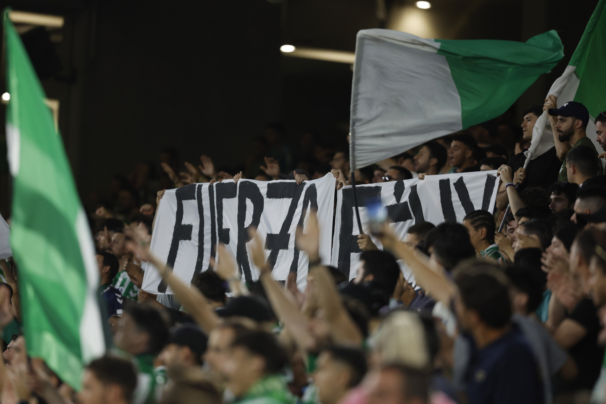 Pancarta en apoyo a Félix Garreta