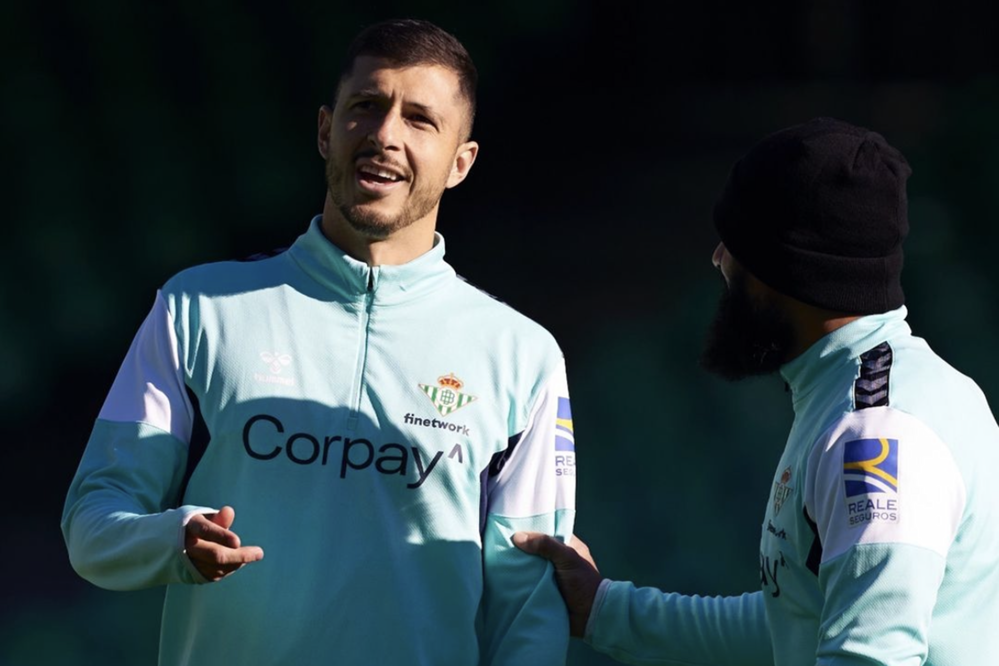 Guido Rodríguez, junto a Fekir