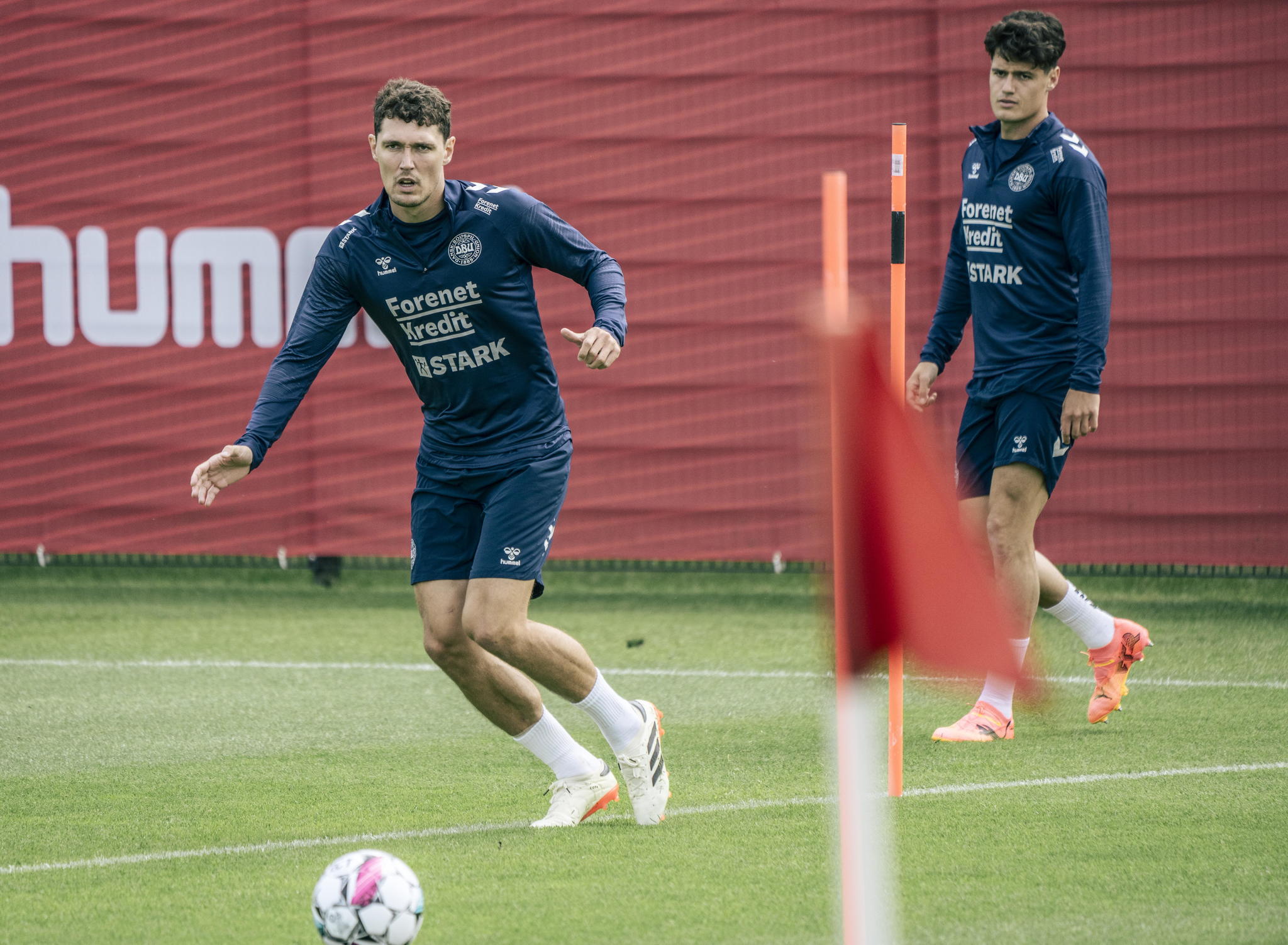 Christensen, en un entrenamiento con la selección danesa con la que está concentrado.