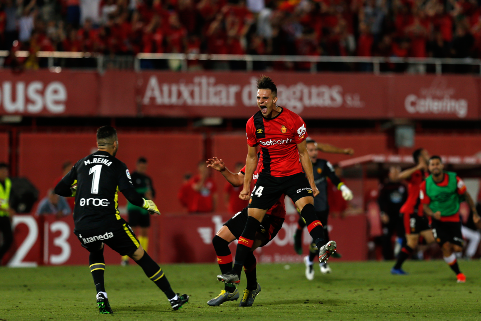 Valjent y Reina celebran el ascenso