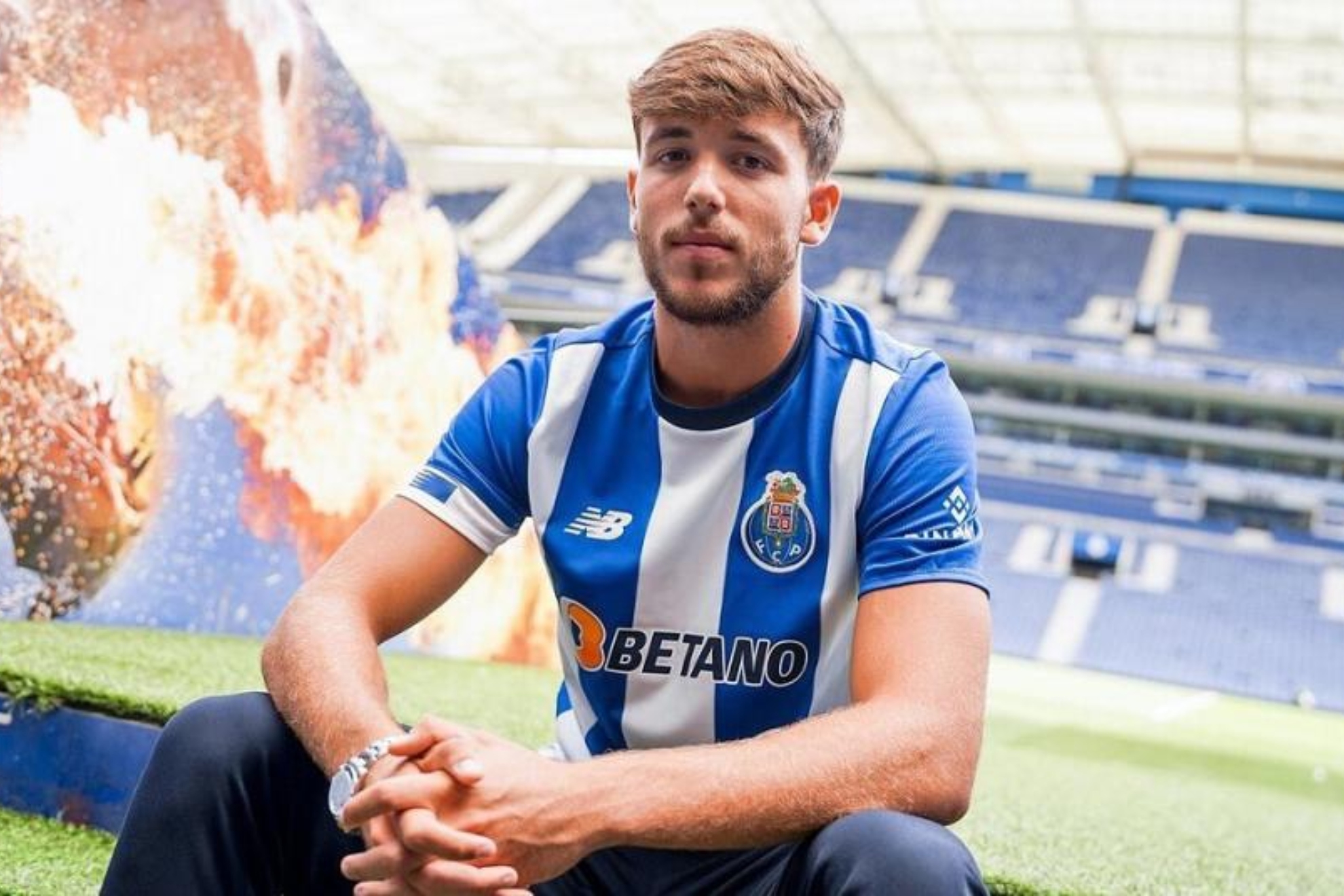 Nico, con la camiseta del Oporto.