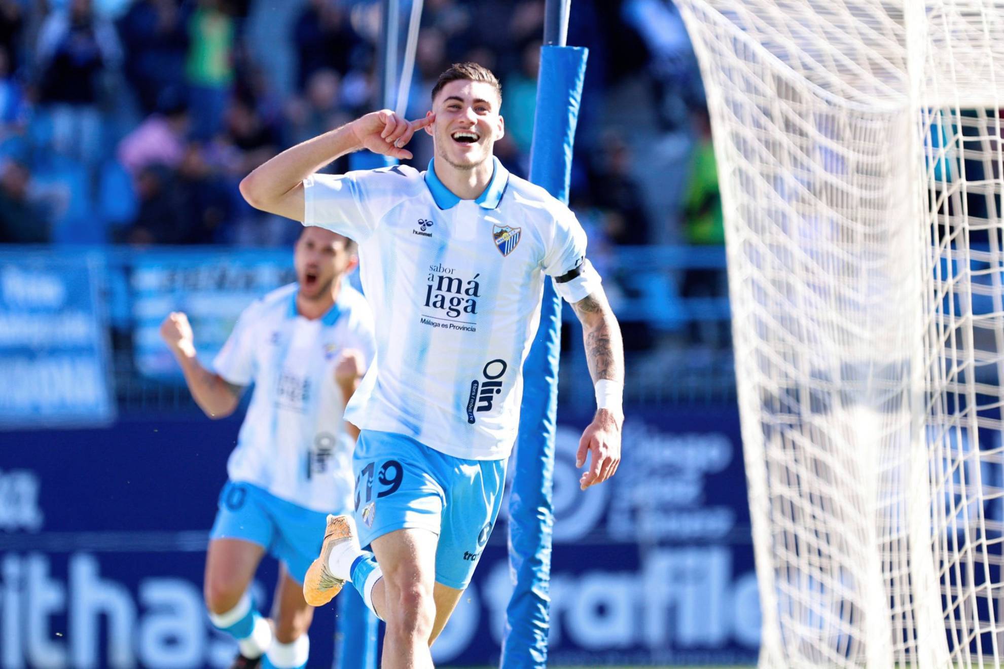 Roberto celebrando un gol con el Málaga.