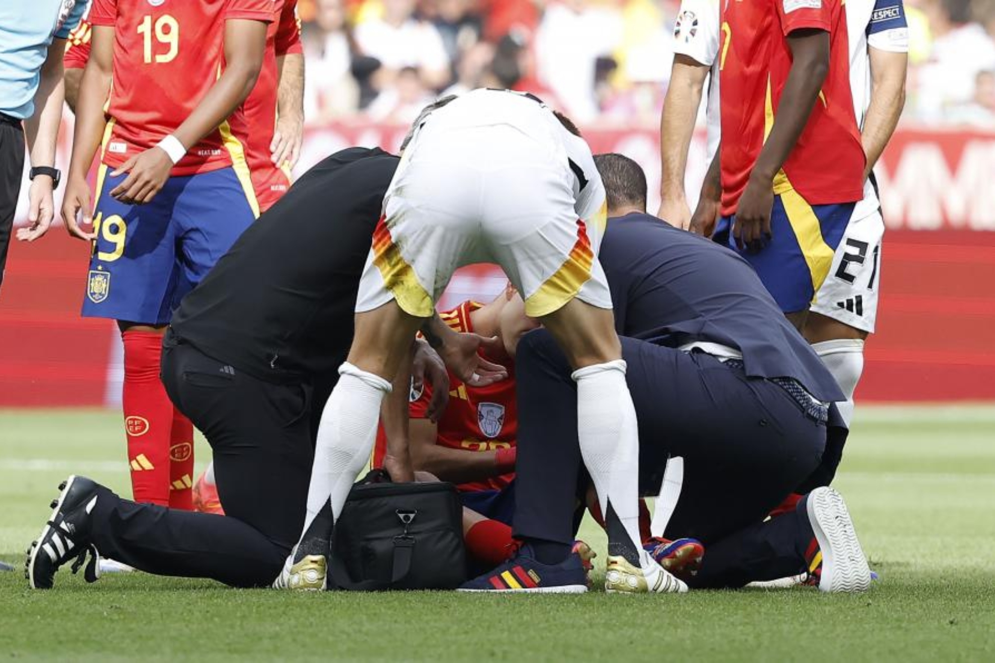 Pedri, durante la lesión con la Selección