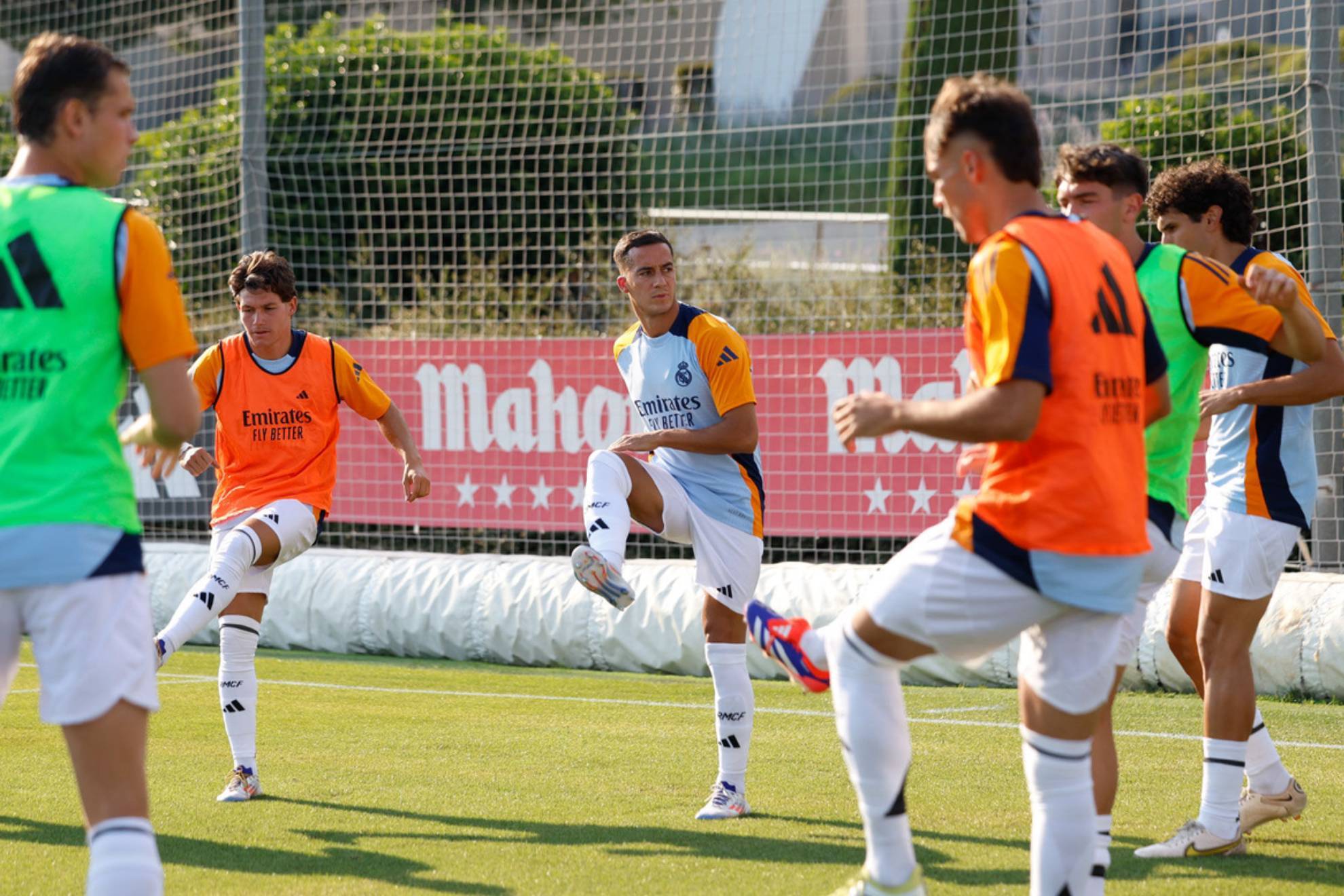 Los jugadores del Real Madrid, esta tarde antes del partido ante el Albacete.