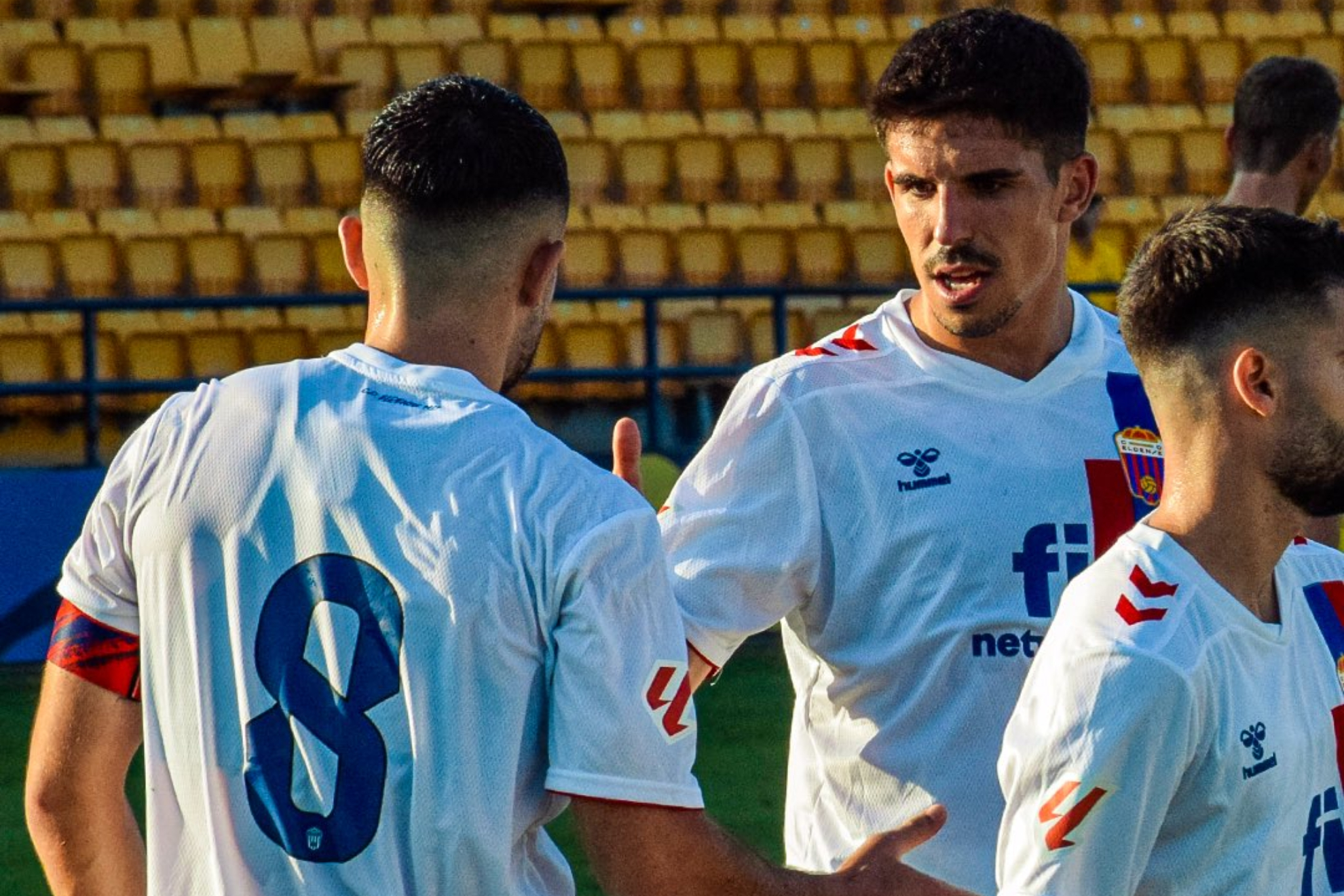 Victoria del Eldense ante el Villarreal B en pretemporada.