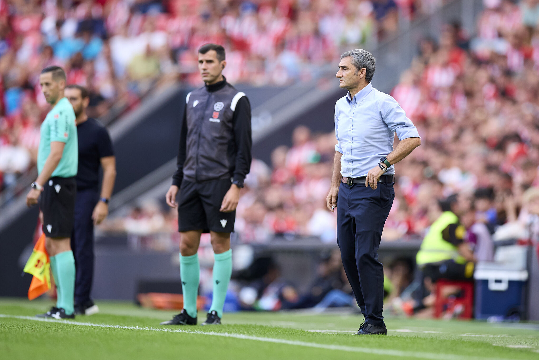 Valverde, en su area técnica durante un momento del partido.