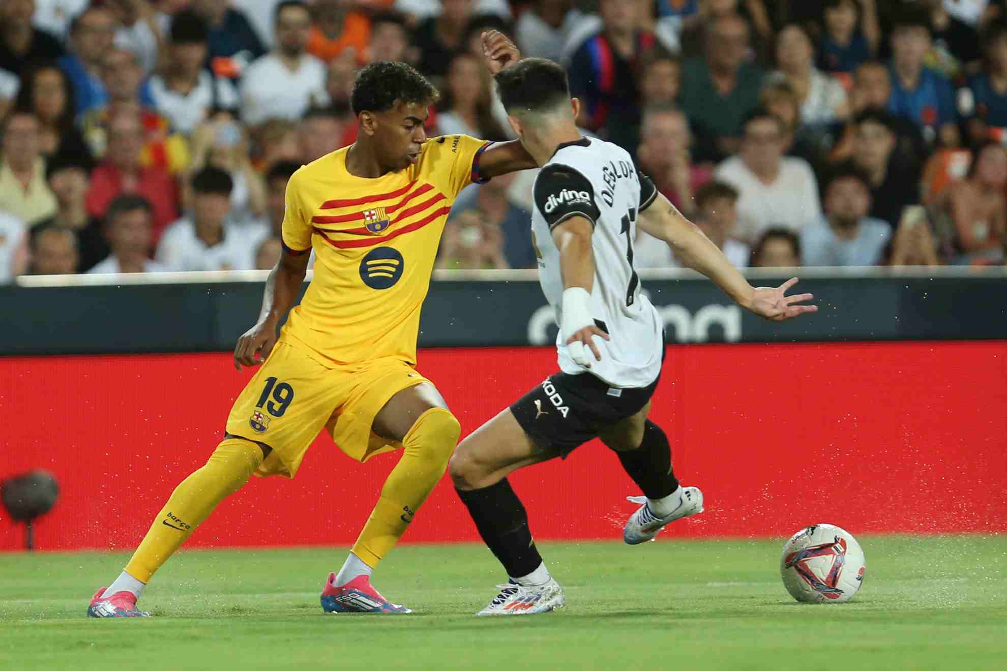 Lamine Yamal y Diego López