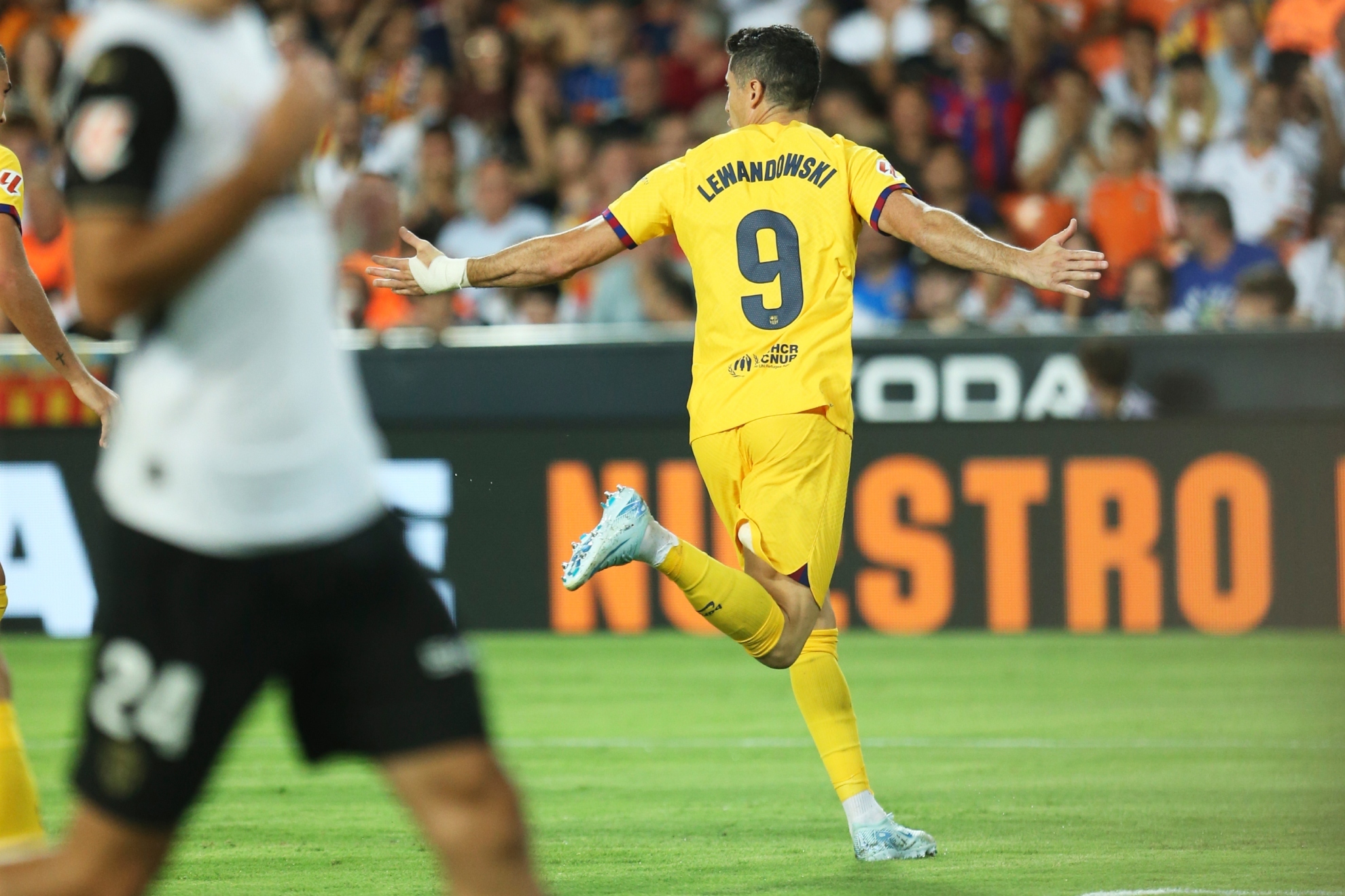 Robert Lewandowski celebra uno de sus goles.