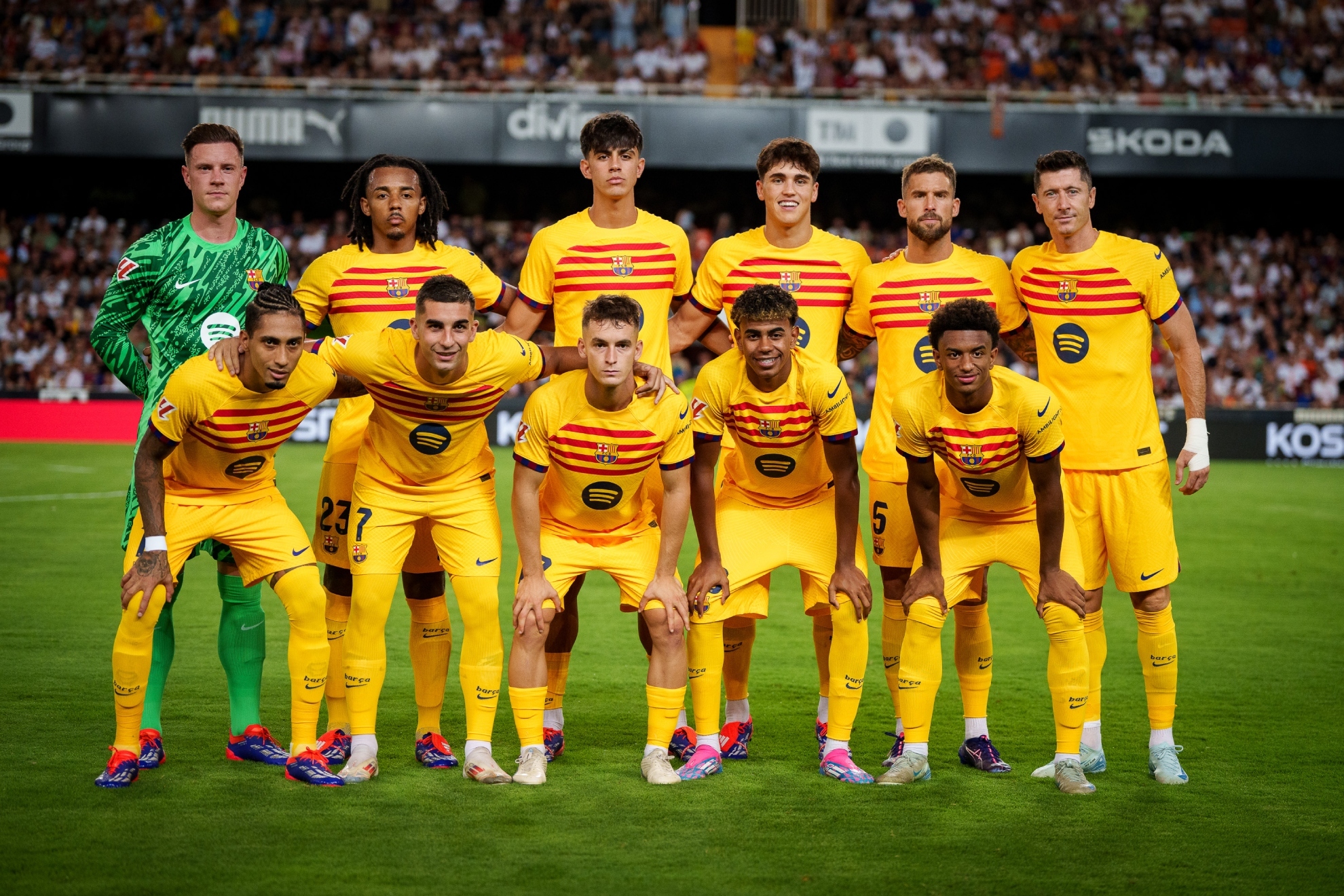 El once inicial del Barcelona contra el Valencia en Mestalla.