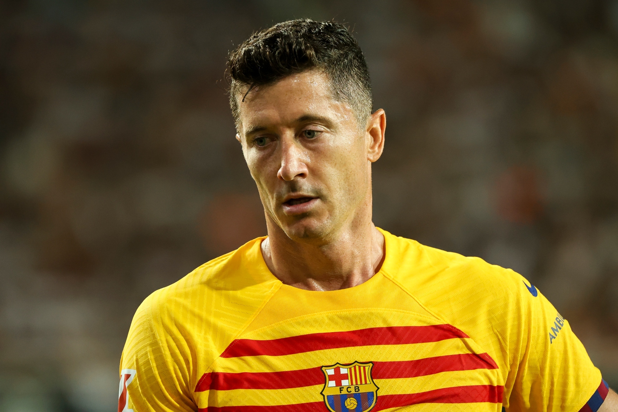 Robert Lewandowski, durante el encuentro en Mestalla.