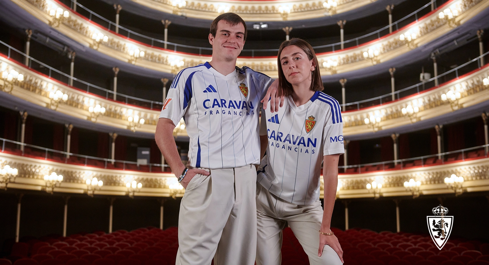 La camiseta local del Zaragoza