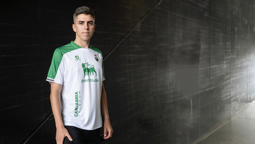 Primera camiseta del Racing para esta temporada