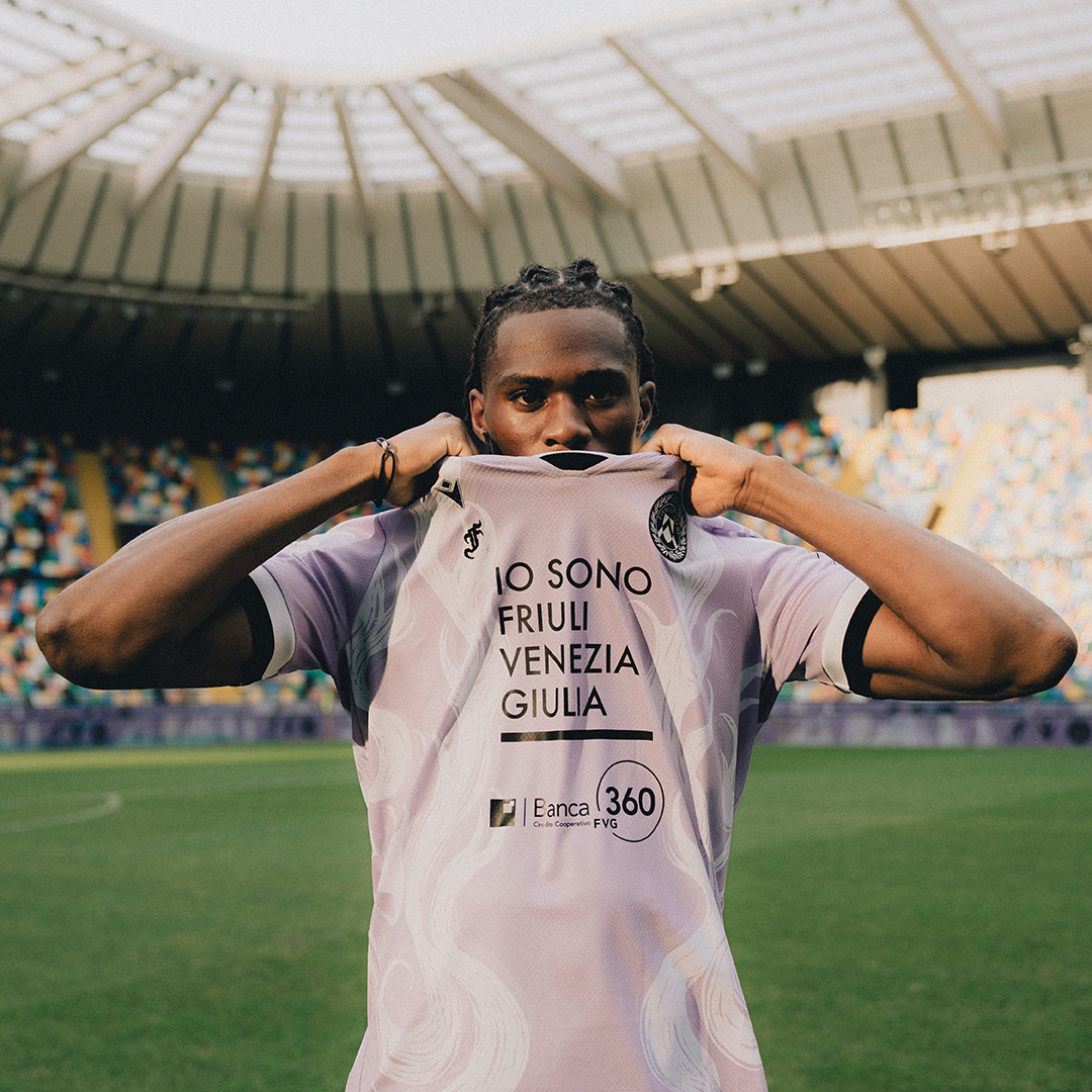 Udinese, el equipo de moda: el líder de la Serie A presenta la camiseta  \, image size:1080x1080