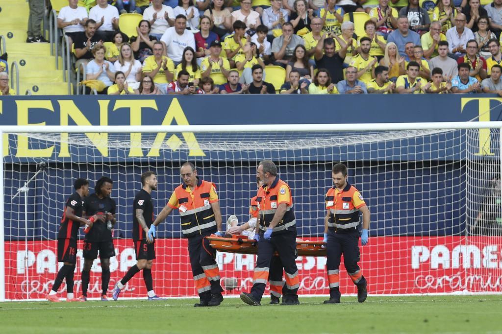 Ter Stegen retirado en camilla