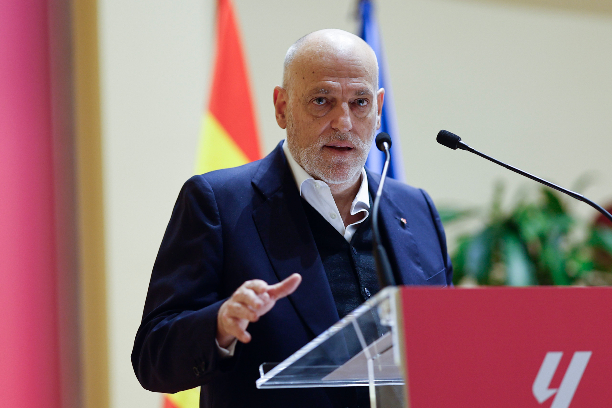 Tebas responde a Florentino Pérez: "Metiste la mano en el anteproyecto que  se llevó al Consejo de Ministros..."