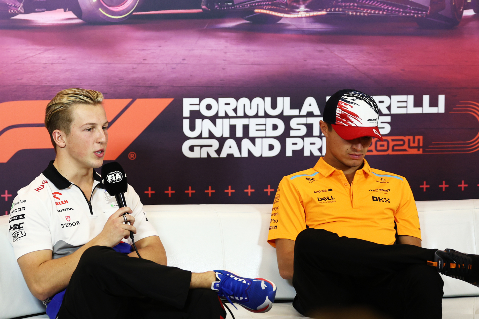 Liam Lawson, con Lando Norris en la rueda de prensa