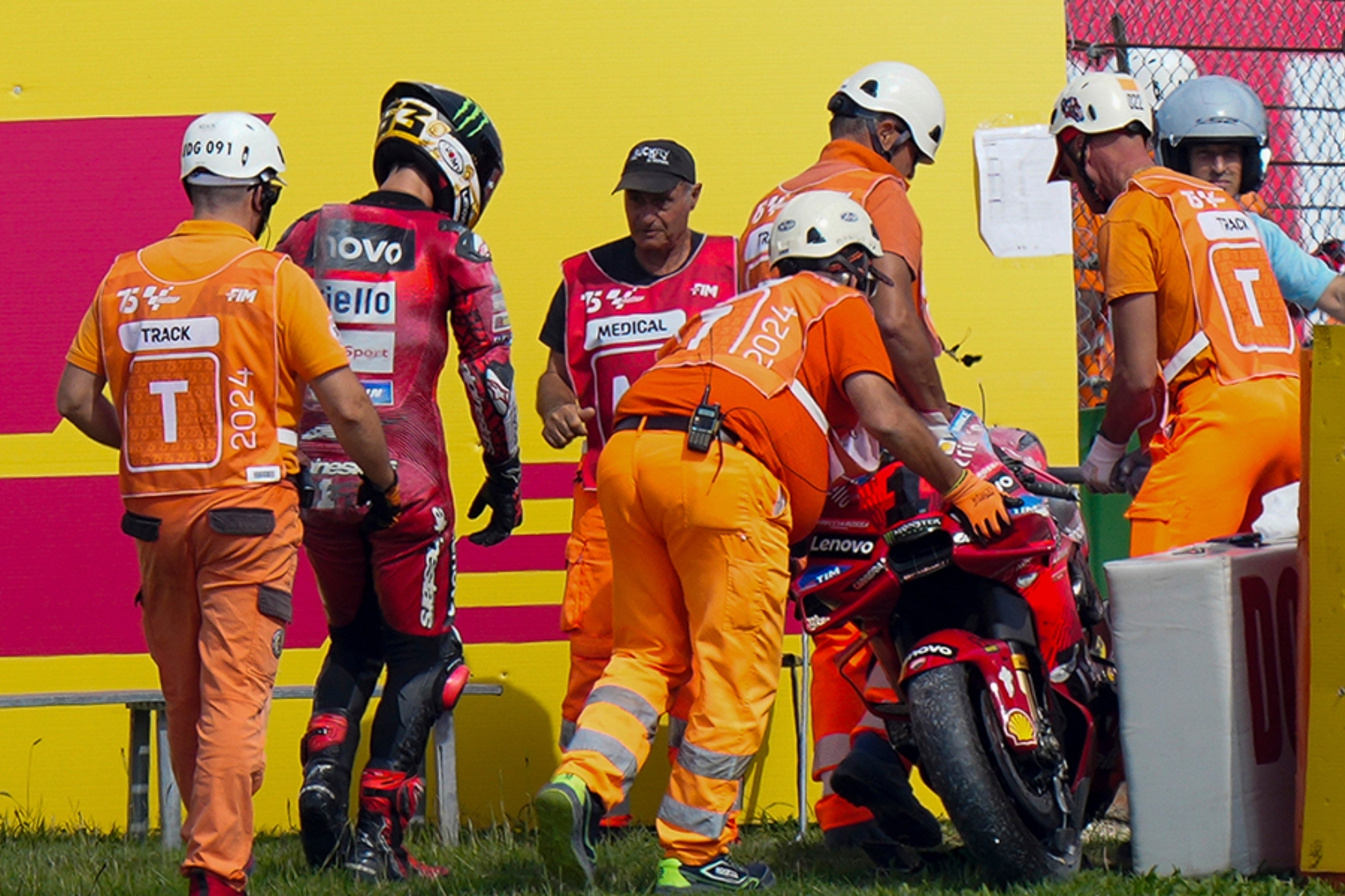 Bagnaia, tras caerse en la carrera larga del GP de la Emilia-Romagna.