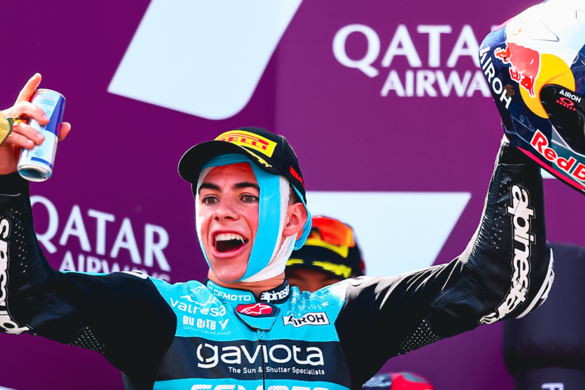 David Alonso, en el podio, 'a lo Rossi en 1997'.