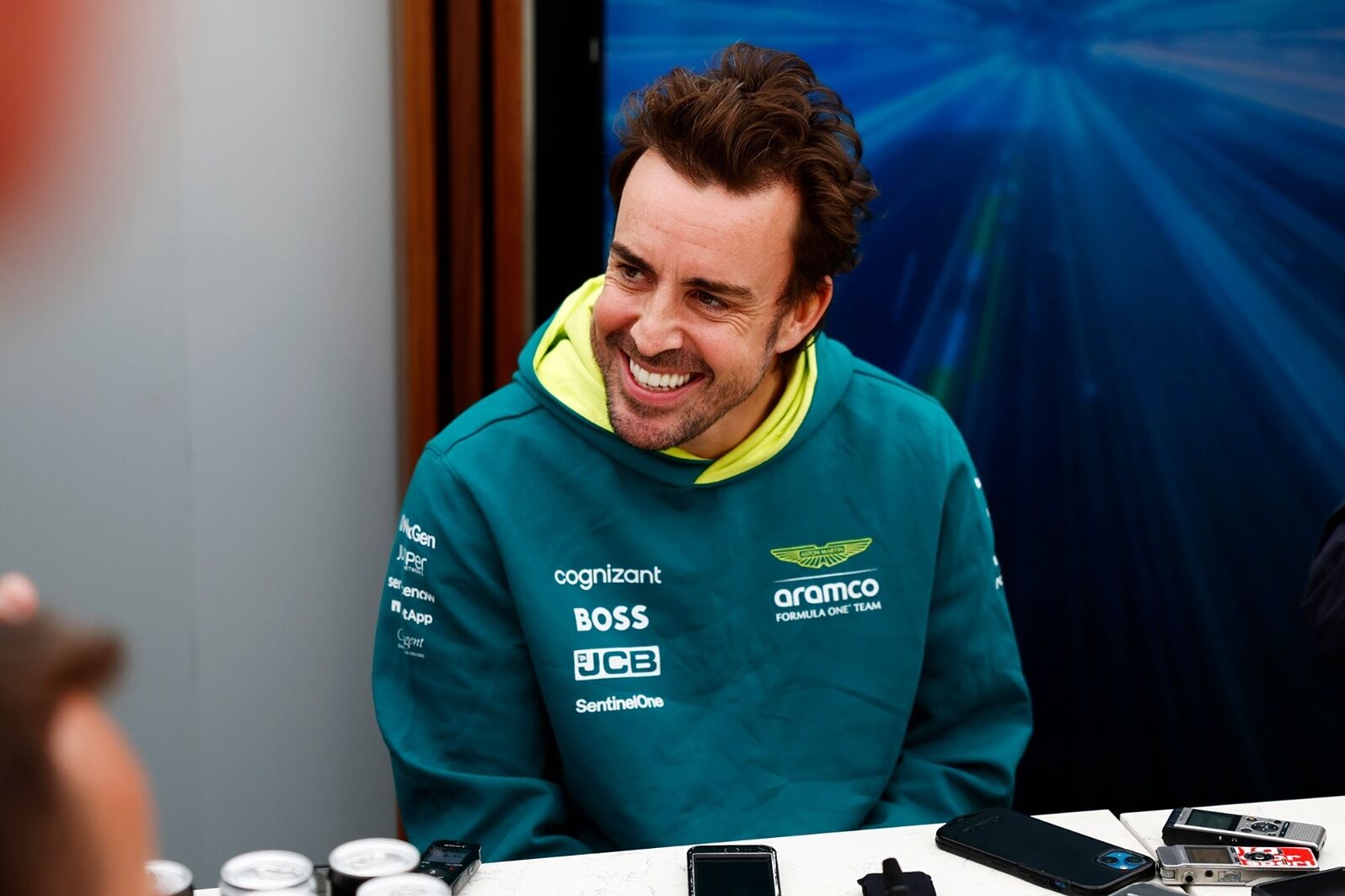 Alonso seguirá en Aston Martin, en principio, hasta 2026.