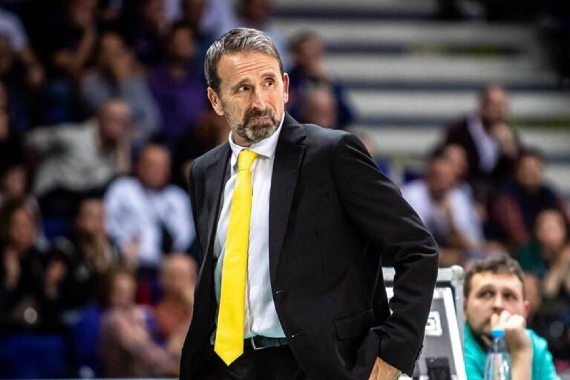 Joan Plaza, durante su etapa en el AEK Atenas en 2024. FIBA PHOTO