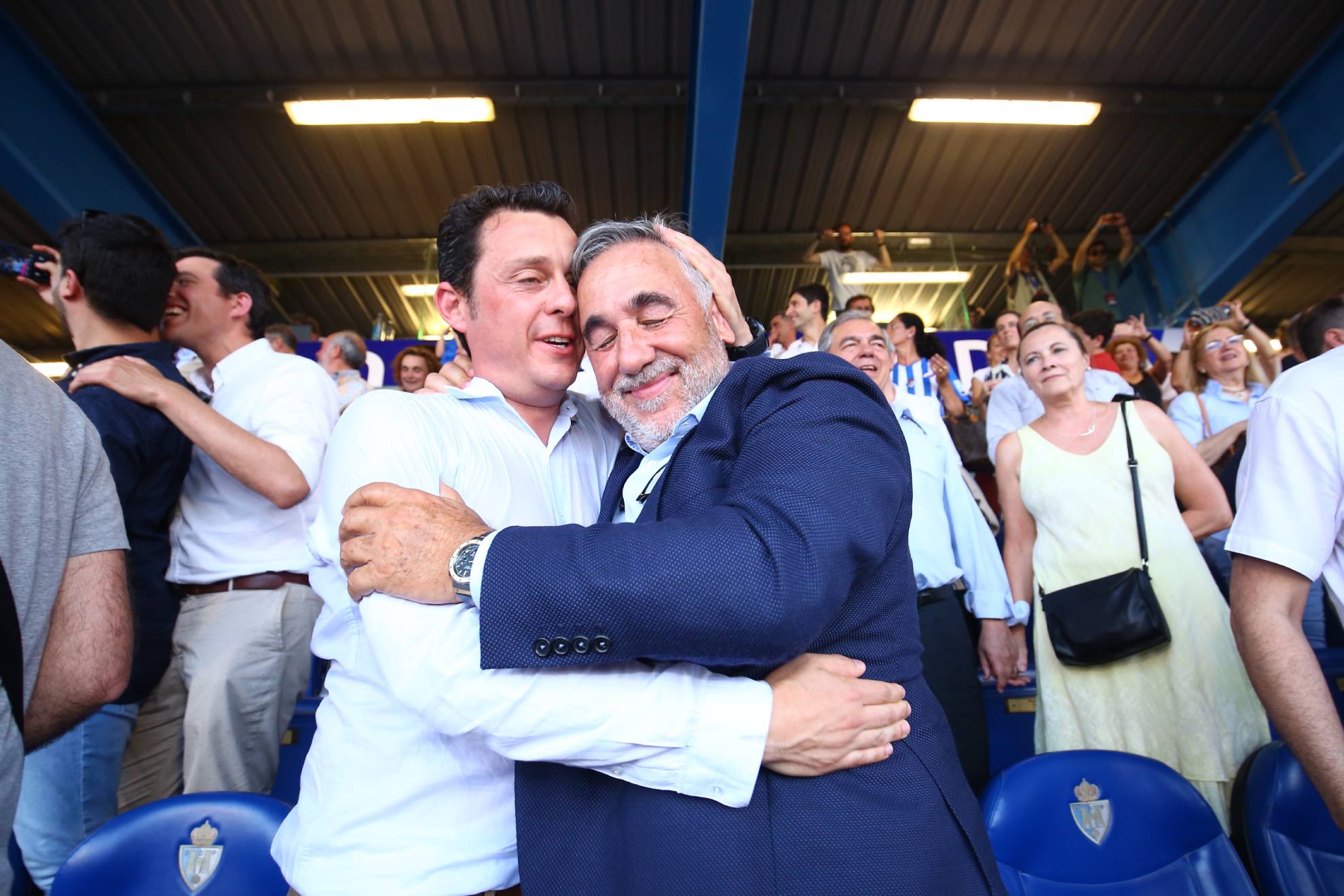 Silvano, celebrando el último ascenso con Eduardo Domínguez, consejero delegado