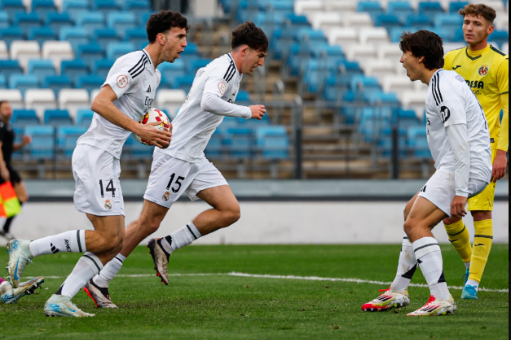 Jacobo Ramón firma un doblete y rescata al Castilla en el 93'