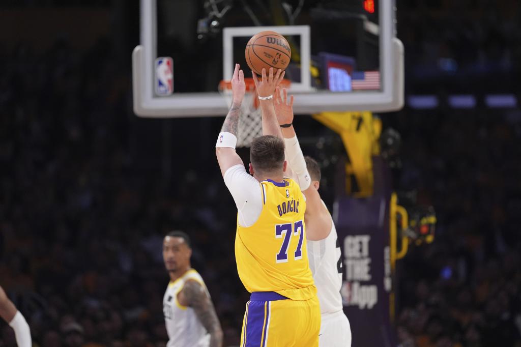 Las mejores imágenes del debut de Luka Doncic con Los Angeles Lakers