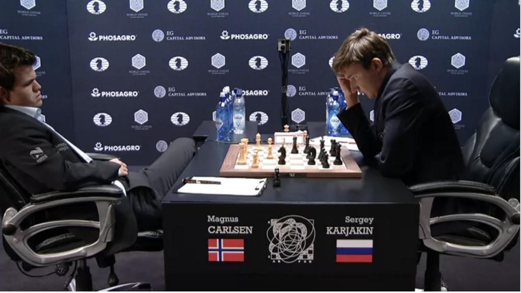 Karjakin durante una partida que ganó a Magnus Carlsen.