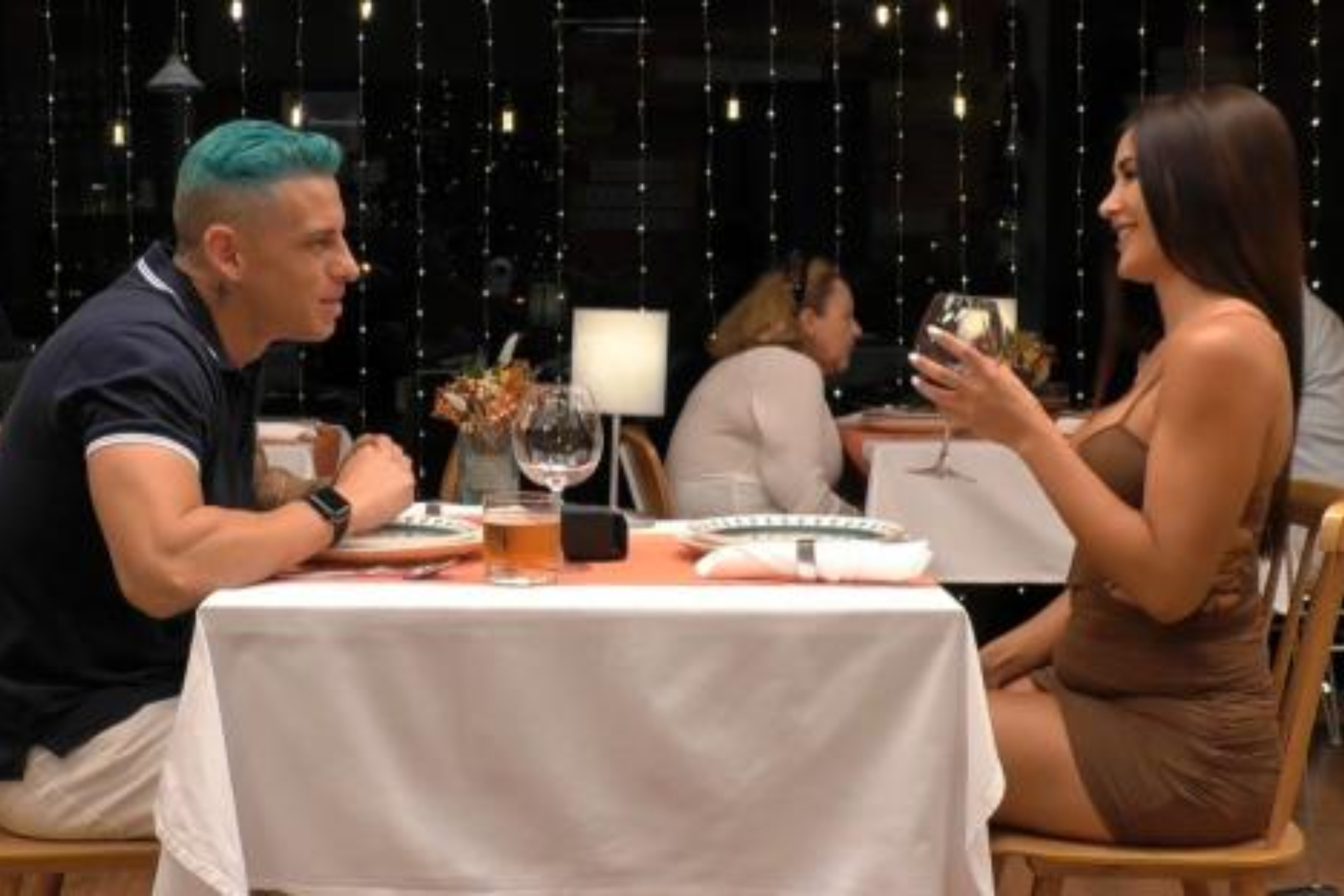 La soltera viciosa que rechazó a su cita por llevar el pelo de color azul: "Parece un pitufo, pero..."