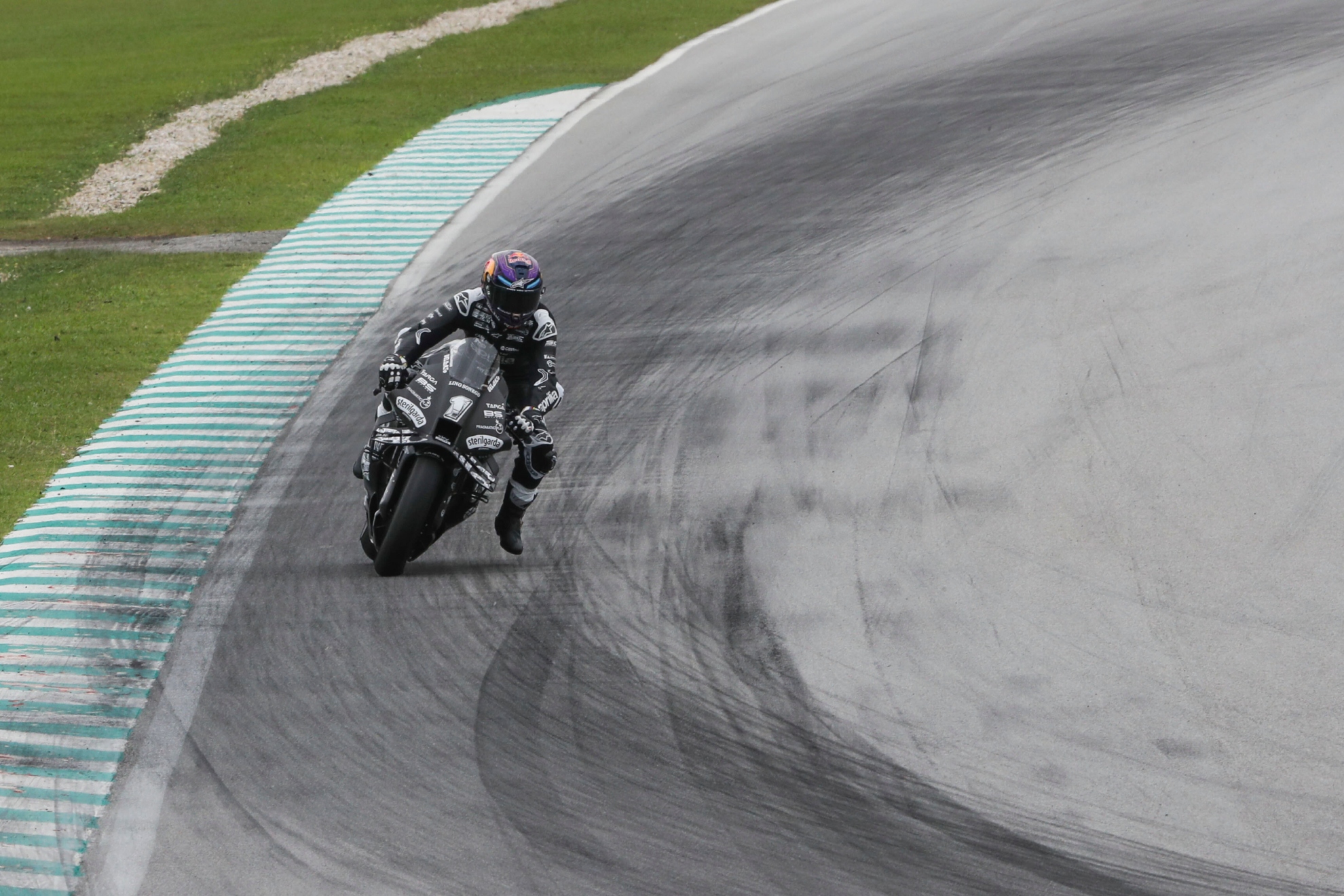 Jorge Martín, con su Aprilia en Sepang.