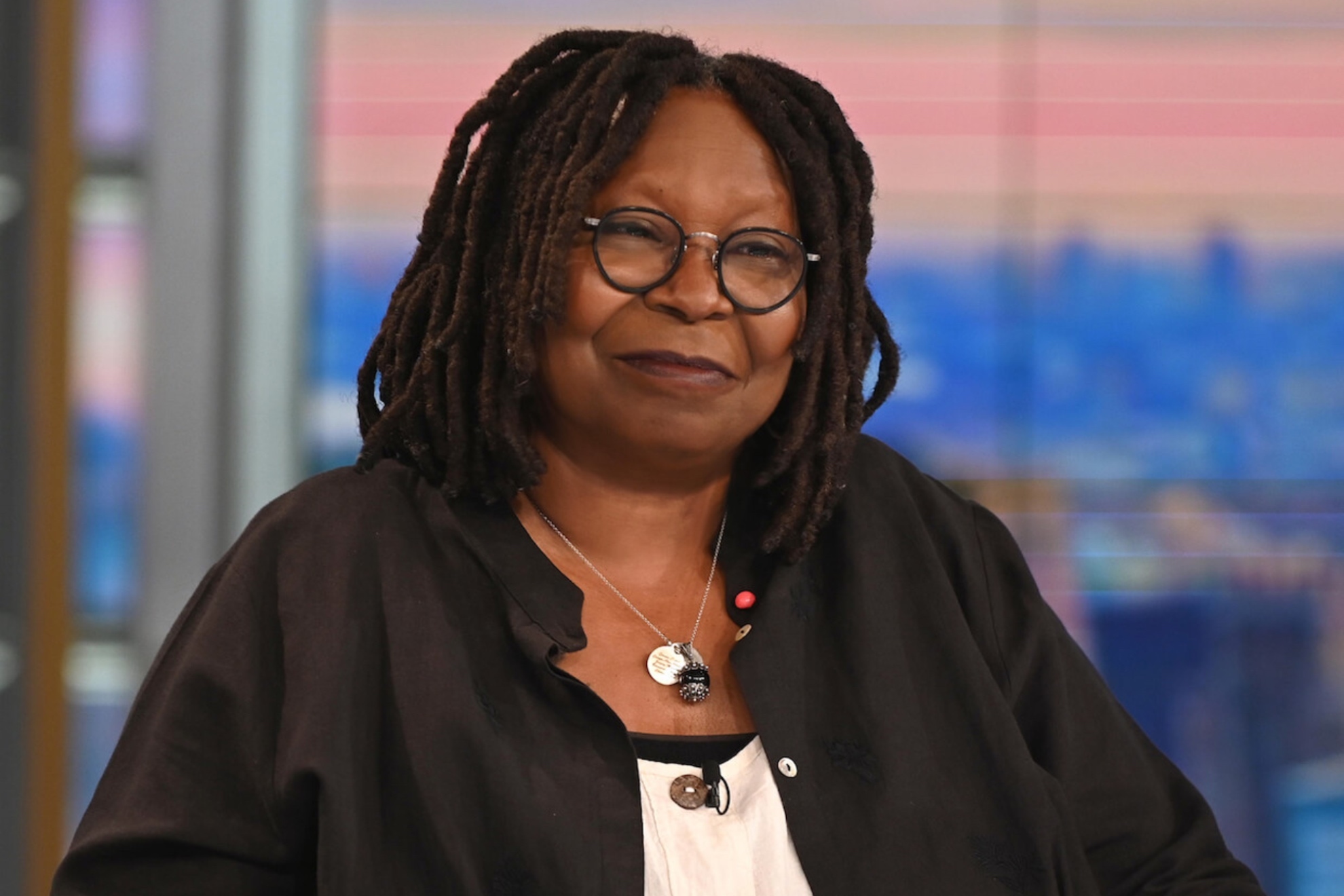 Descobri hoje que Whoopi Goldberg dublou uma das hienas em O Rei Leão :  r/todayilearned, image size:1980x1320