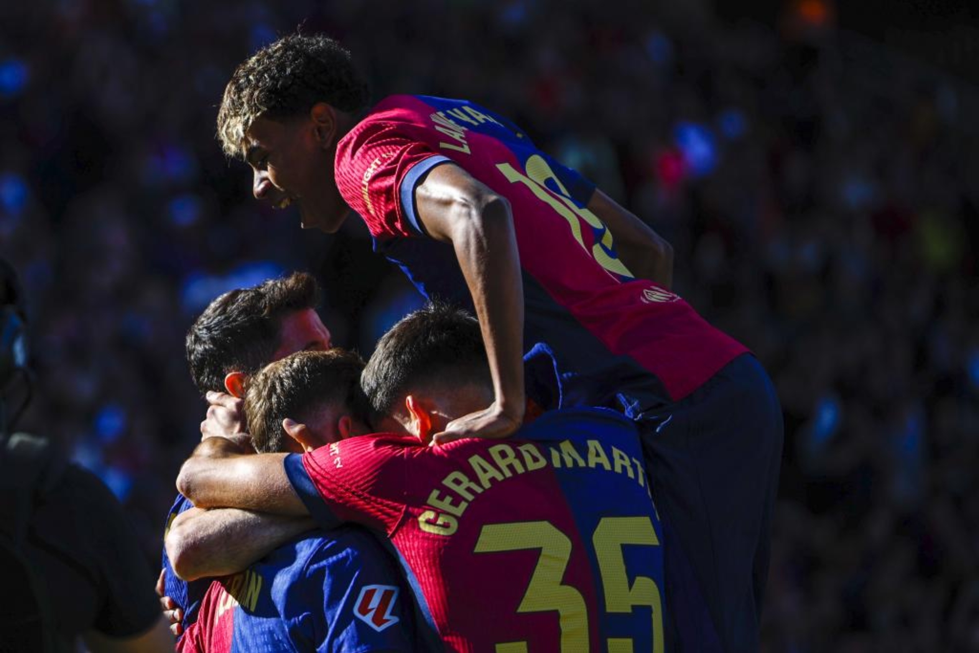 Los jugadores del Barcelona celebran un gol contra el Girona.