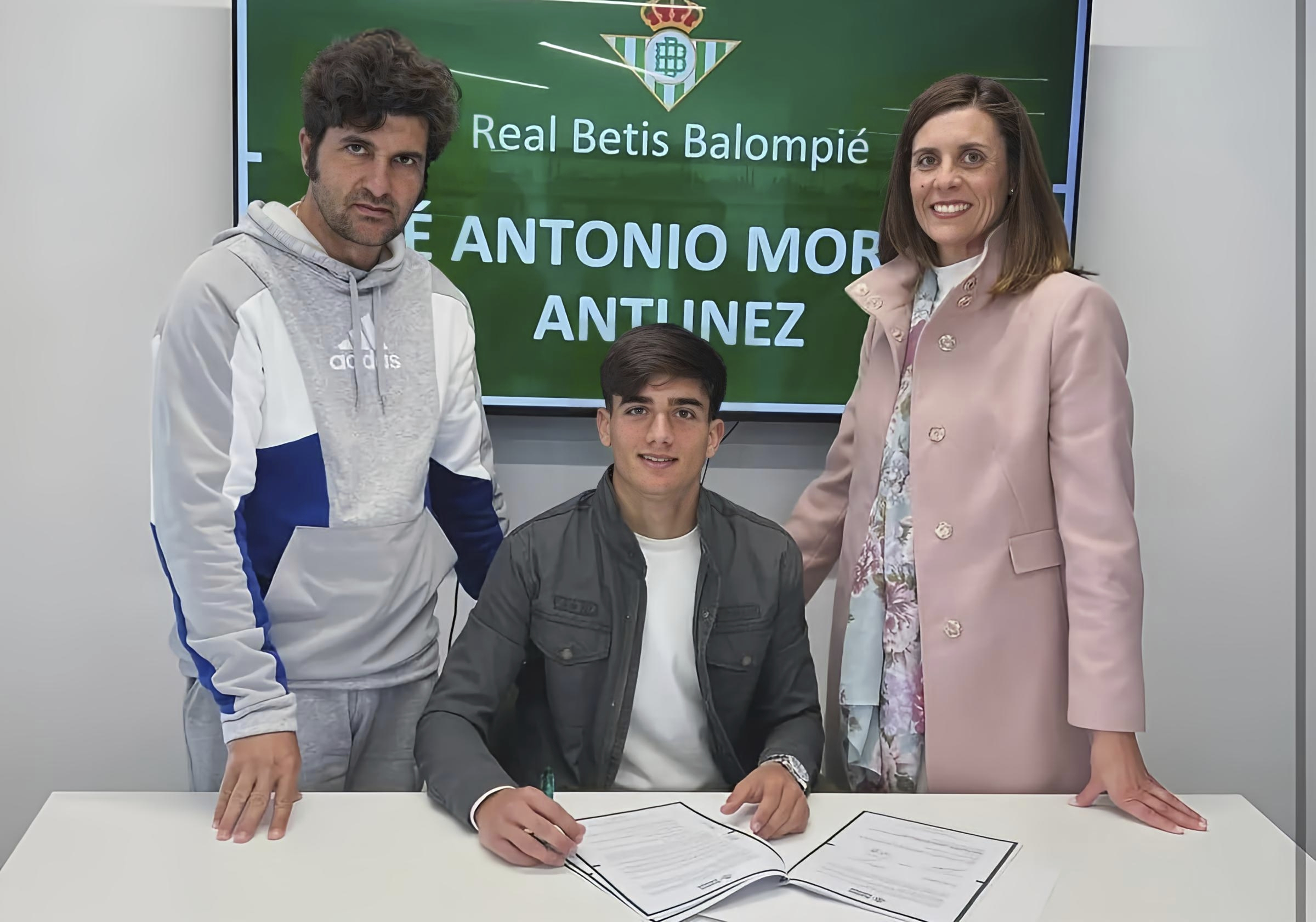 Morante y su hijo JUGADOR DEL BETIS