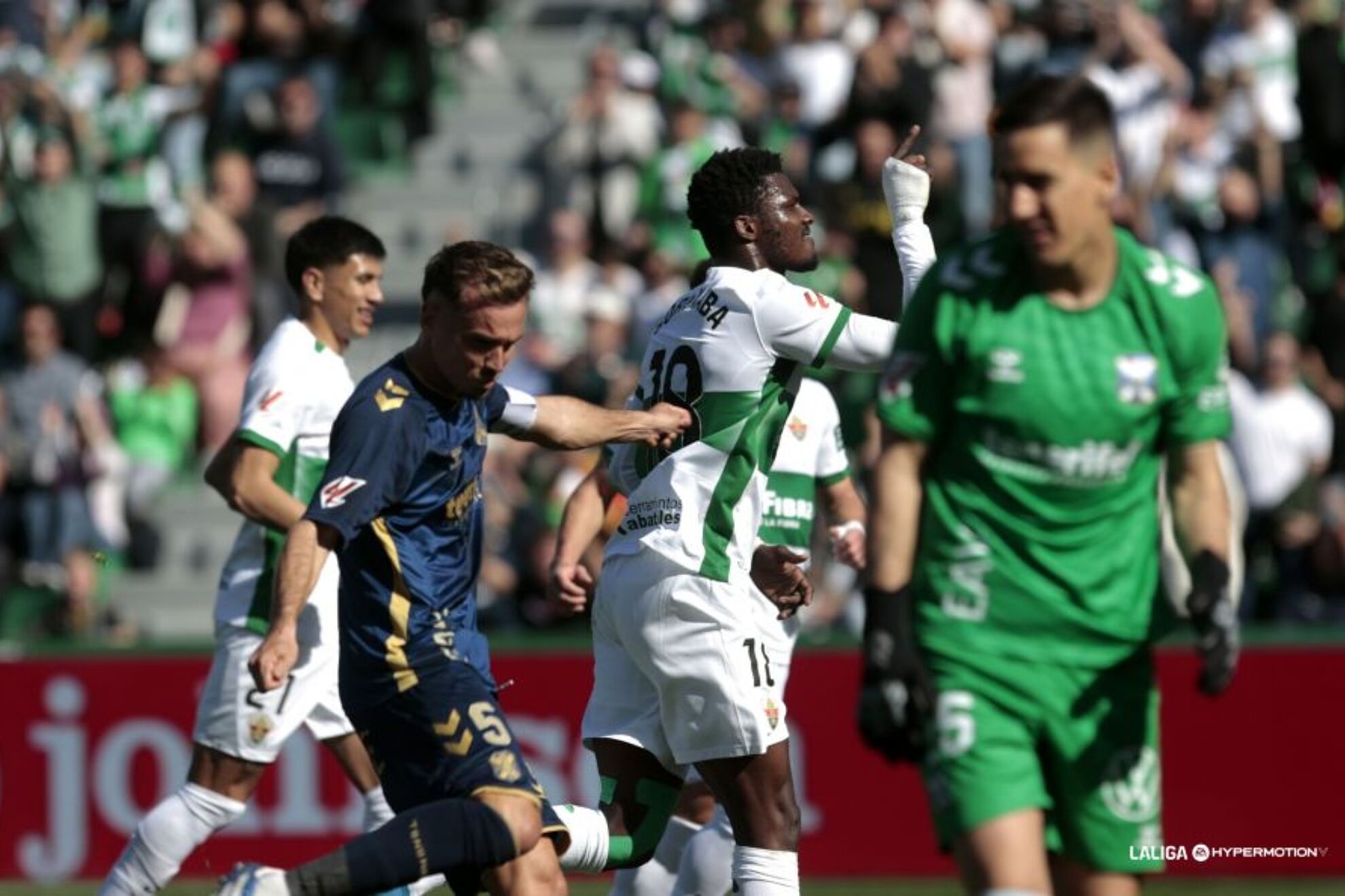 El Elche mete la sexta en casa y deja al Tenerife más lejos de la salvación