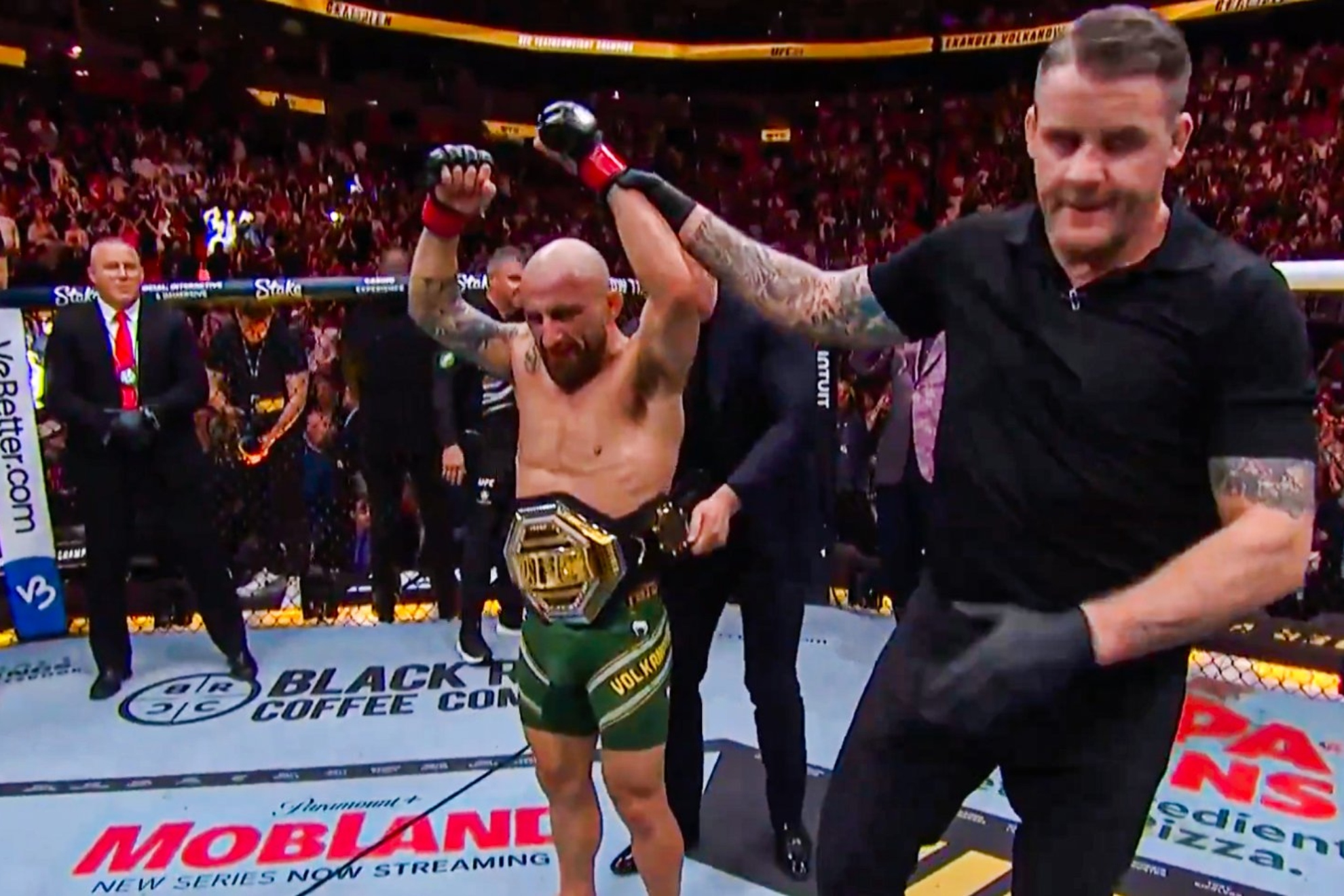 Volkanovski se corona en UFC 314.