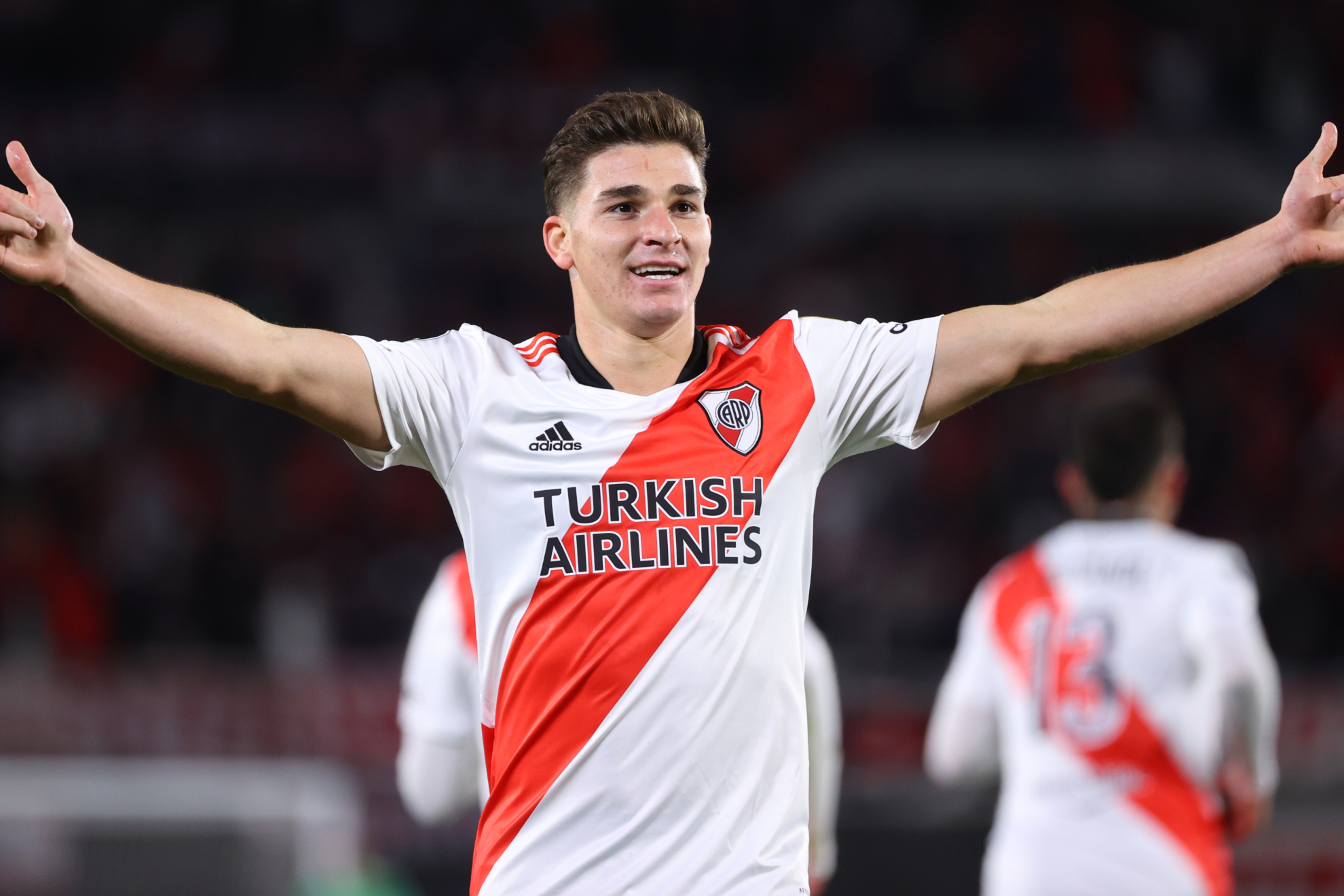 Así era Julián de joven, un paseo por su colegio en River: 