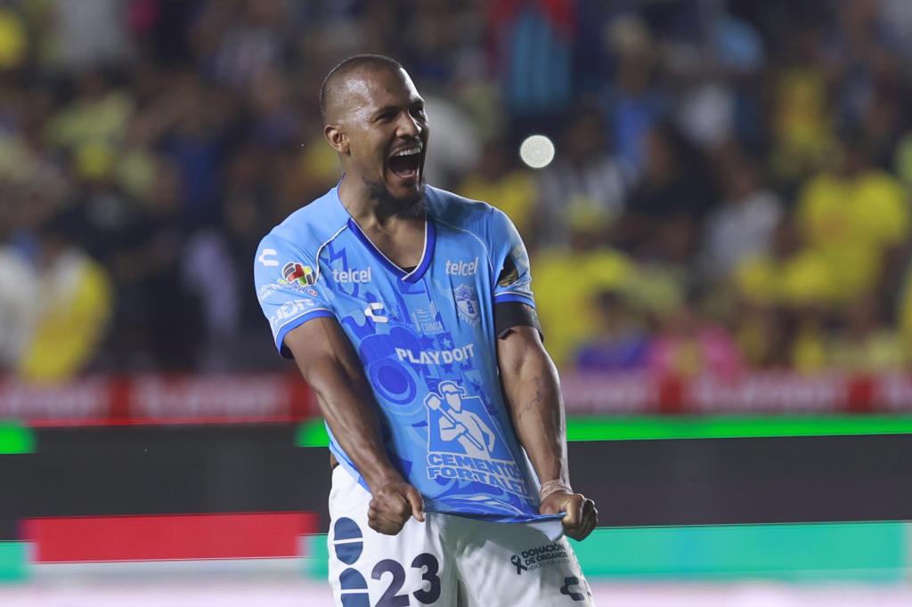 La leyenda Rondón renueva por Pachuca, rival del Madrid en el Mundial