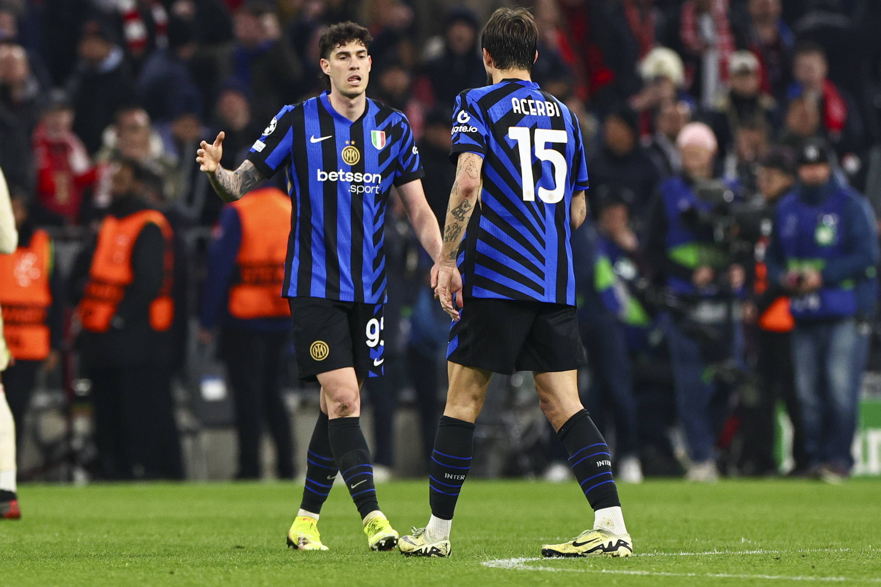 Bastoni - Nâng Tầm Khả Năng Phát Động Tấn Công Từ Hàng Thủ Của Inter Milan