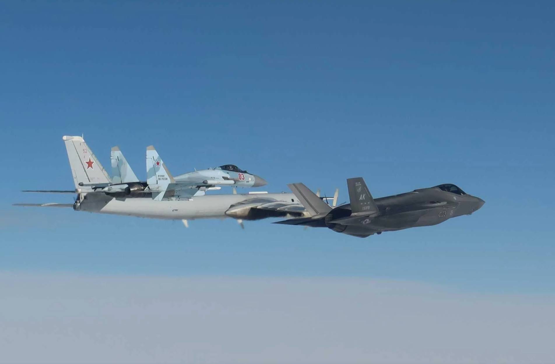 Operación Southern Spear: Despliegue de EA-18G Growler, image size:1904x1250