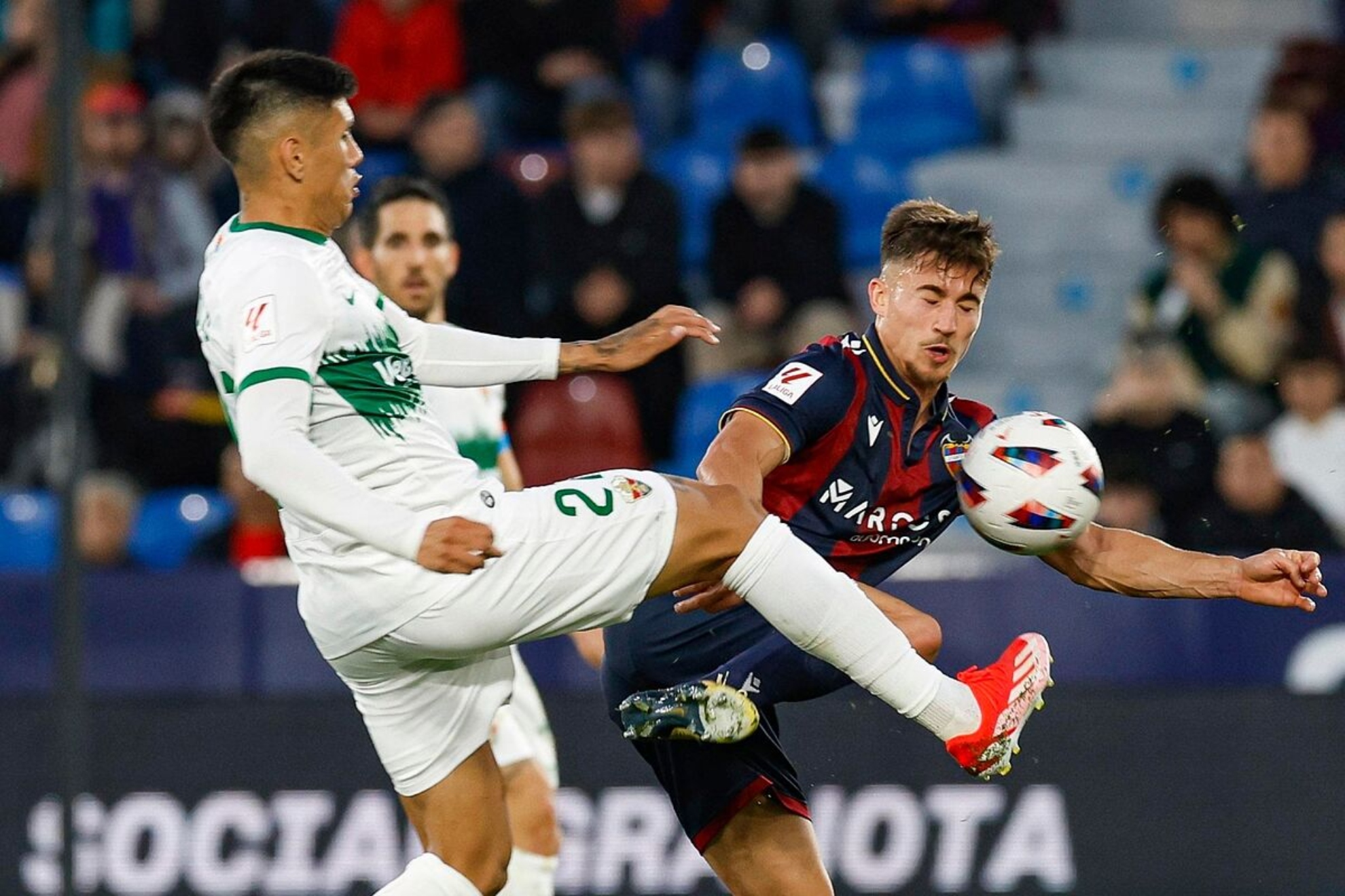 Elche - Levante: horario y dónde ver el partido de LaLiga Hypermotion