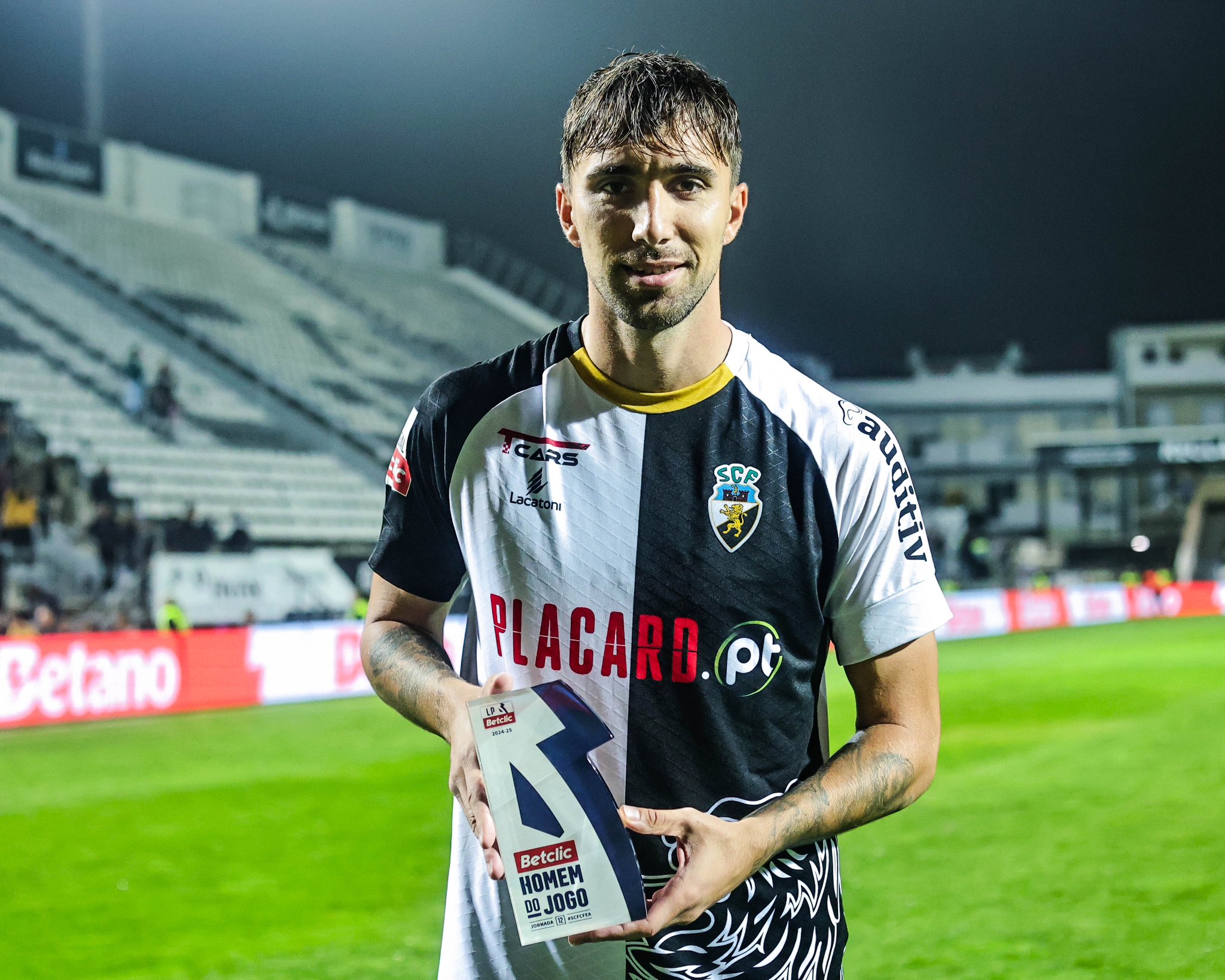 Darío Poveda, con el 'MVP'.