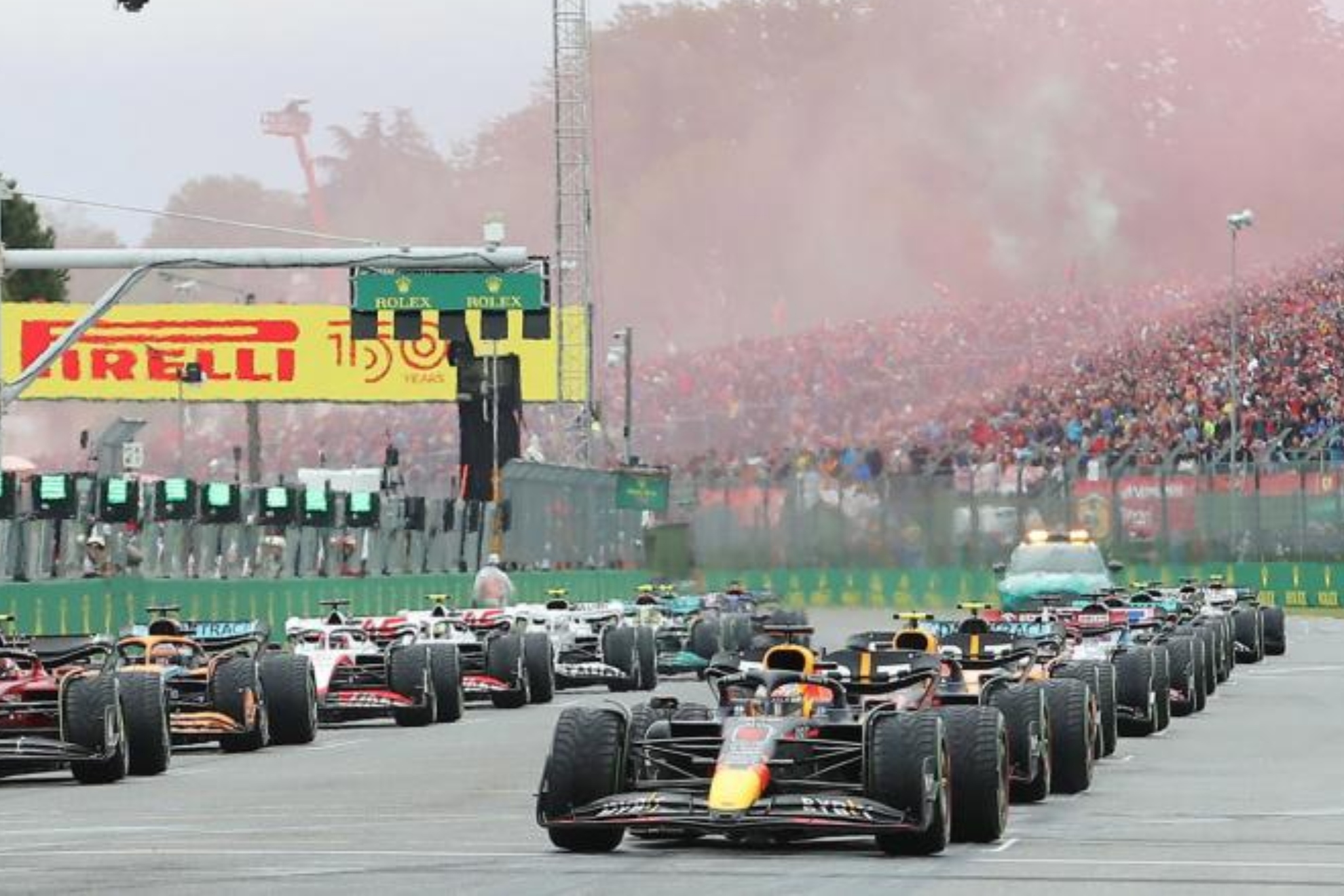 Vista del inicio del GP de Emilia Romagna en el Autódromo Internacional Enzo y Dino Ferrari.