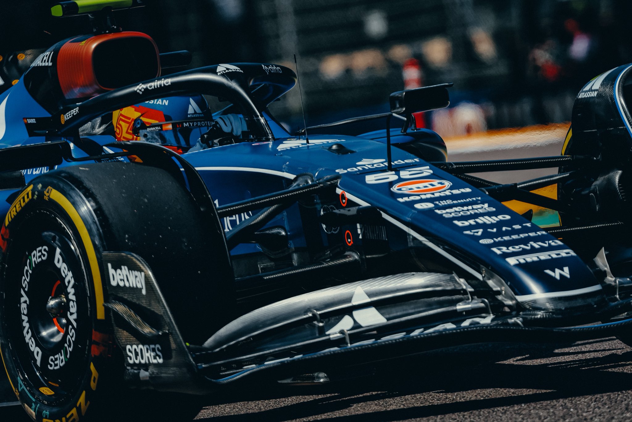 Carlos Sainz, en los Libres 1 del GP de Emilia Romagna.