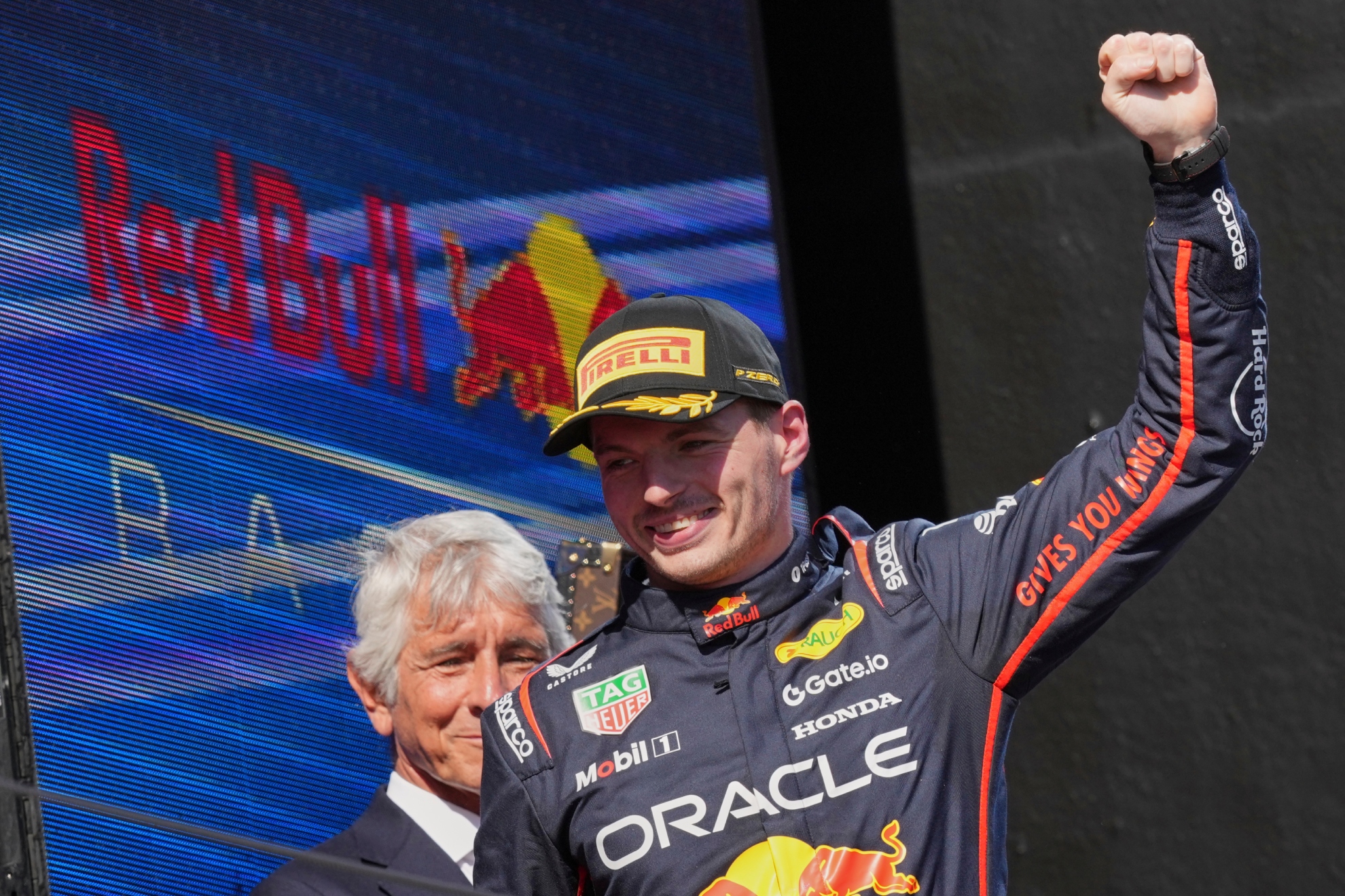Max Verstappen celebrando su victoria en el GP de Emilia Romagna.