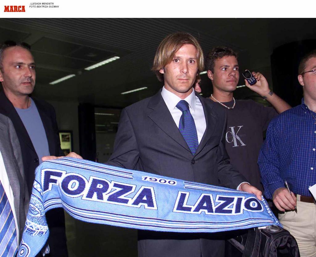 Mendieta con la bufanda de la Lazio