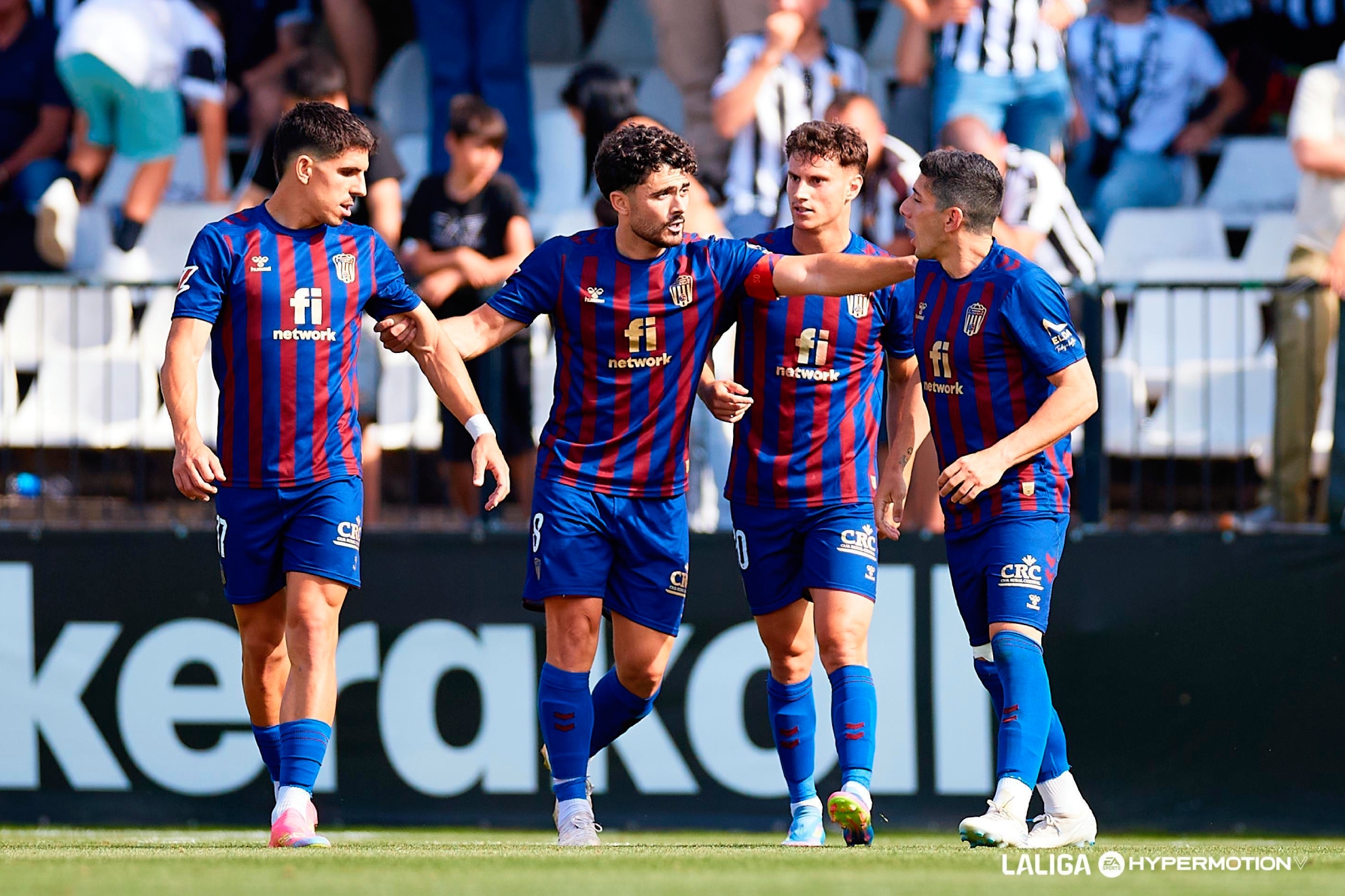 El Eldense, celebrando su gol contra el Castellón