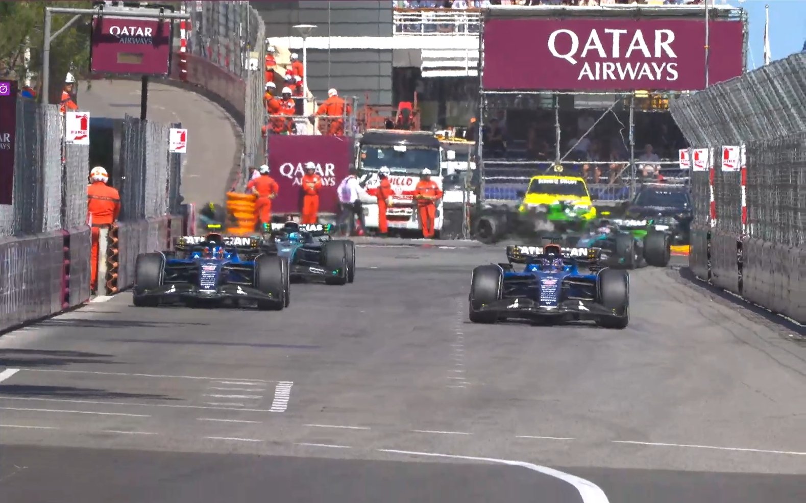 Albon deje pasar a Sainz.